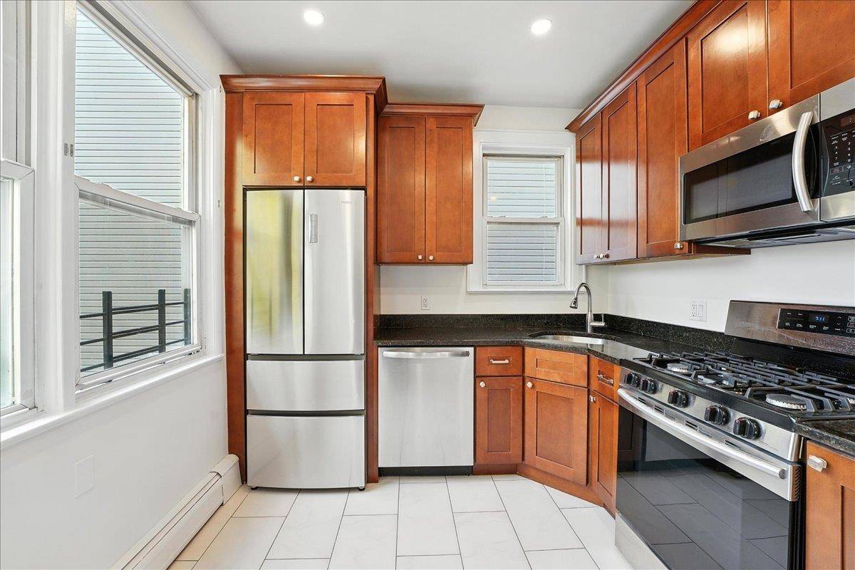 Jc Heights, NJ 07307,95 ZABRISKIE ST  #2