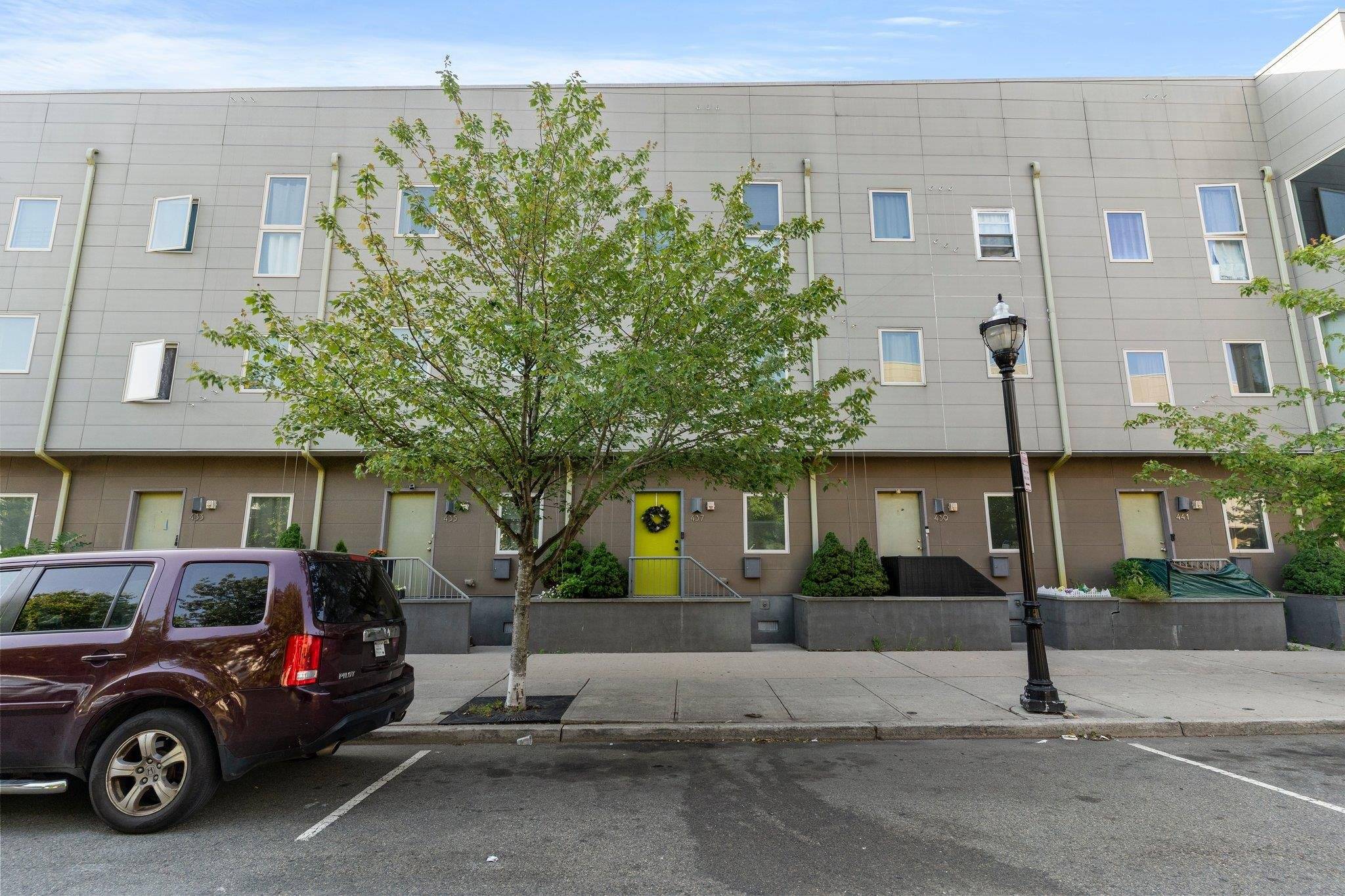 Jc Bergen-lafayett, NJ 07305,437 ROSE AVE
