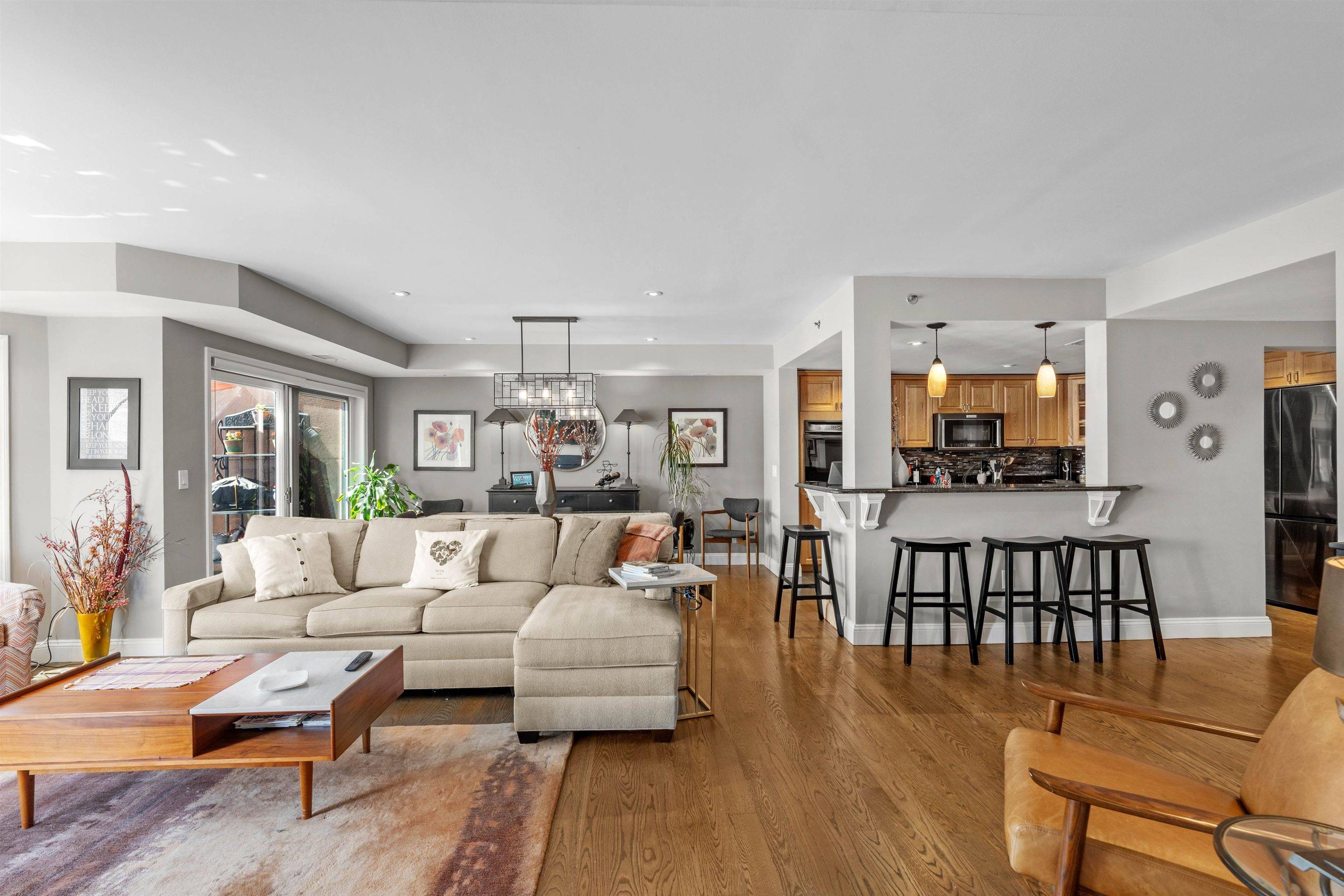 Edgewater, NJ 07020,403 JEFFERSON CT