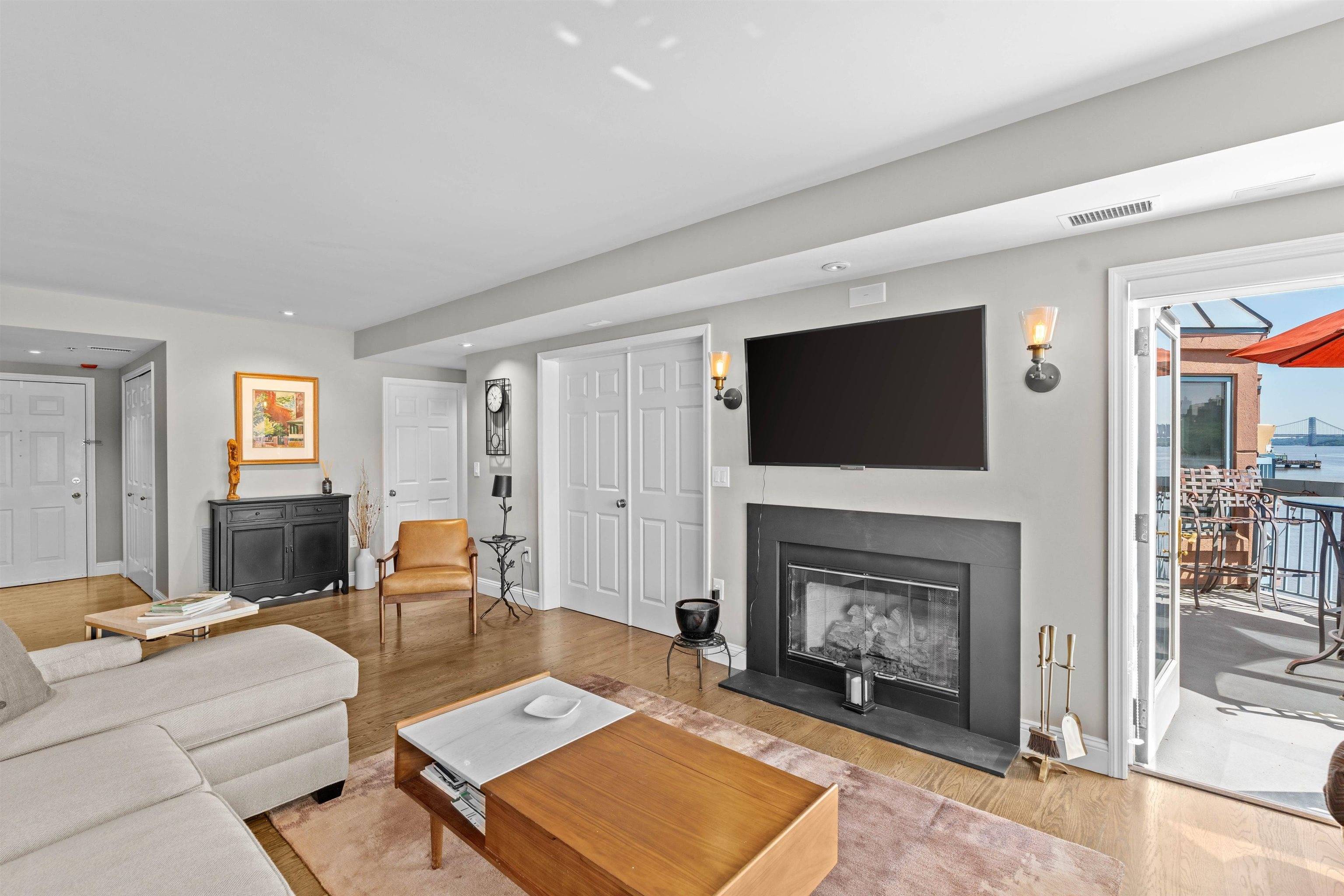 Edgewater, NJ 07020,403 JEFFERSON CT