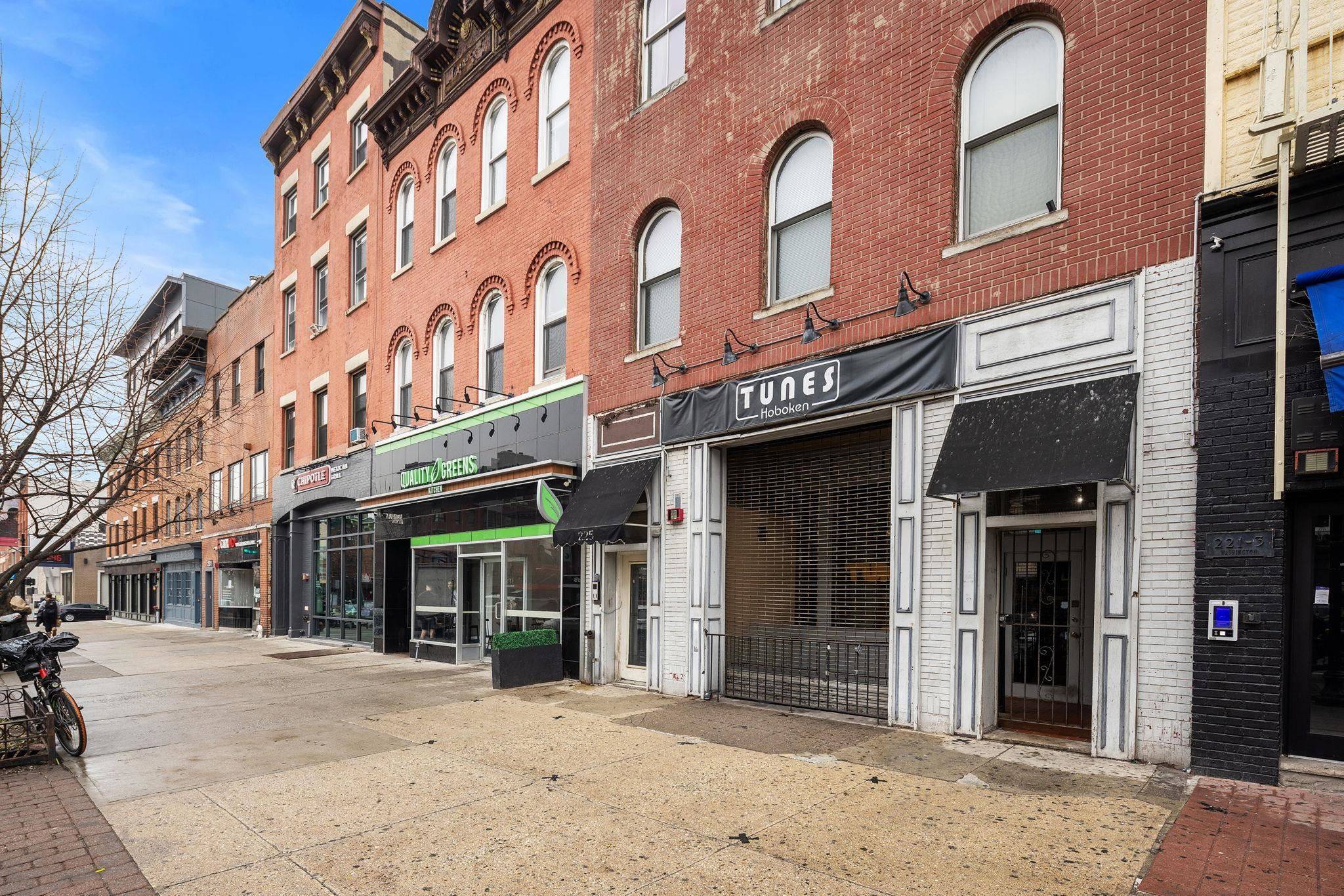 Hoboken, NJ 07030,225 WASHINGTON ST