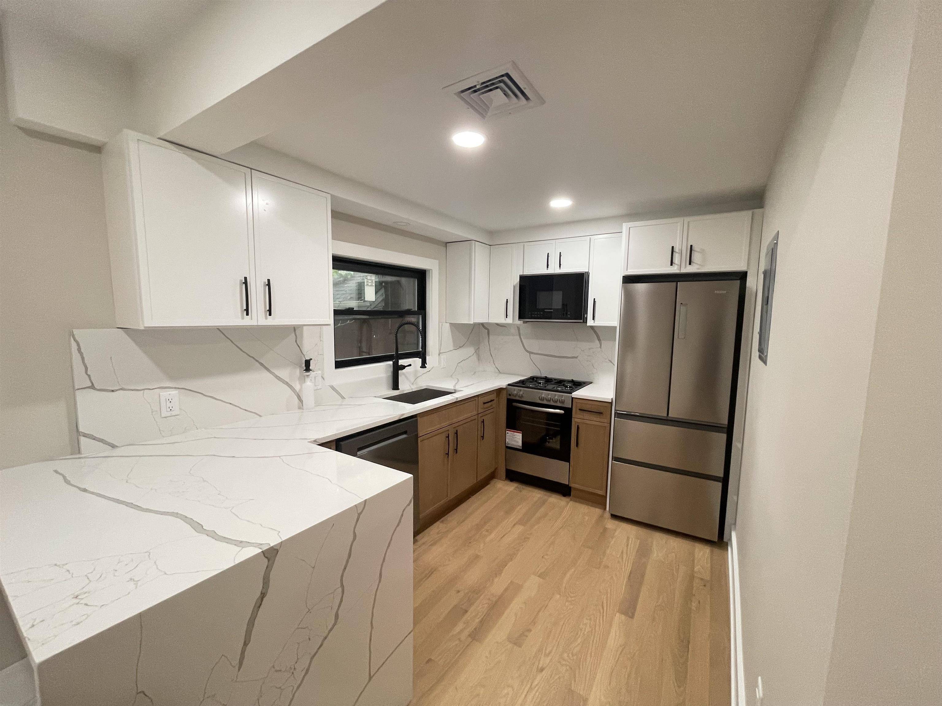 Jc Bergen-lafayett, NJ 07306,650 BERGEN AVE