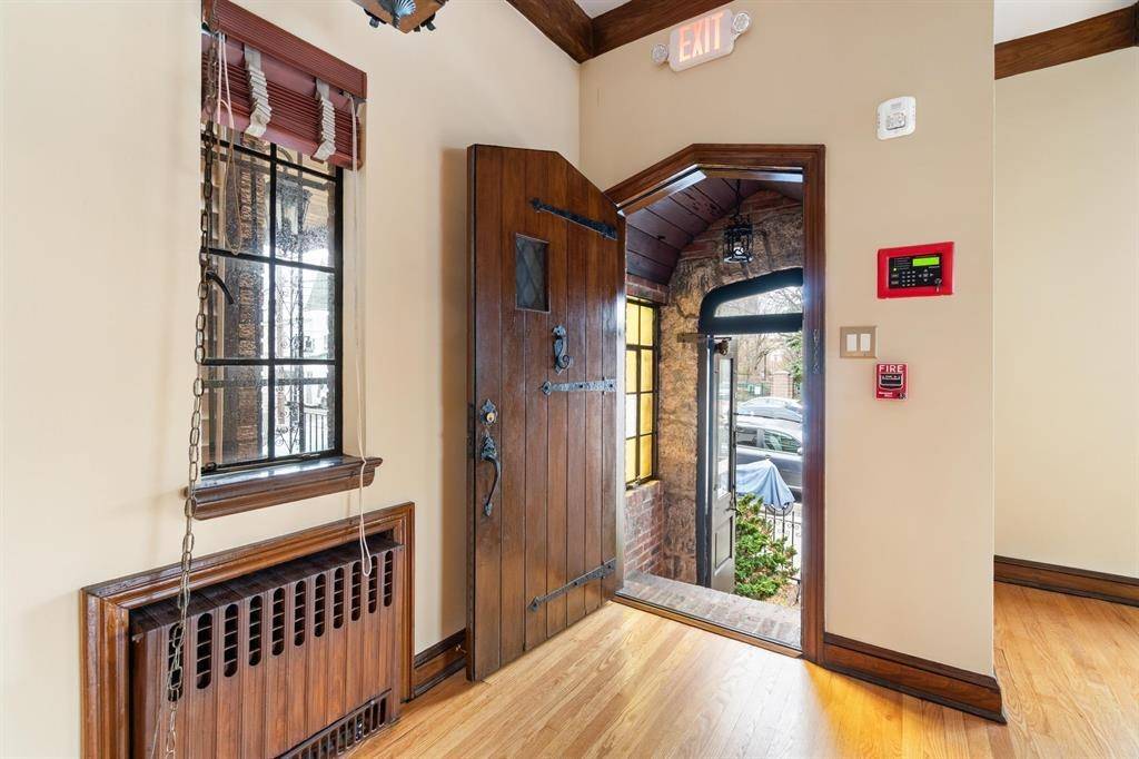 Weehawken, NJ 07086,2314 PALISADE AVE