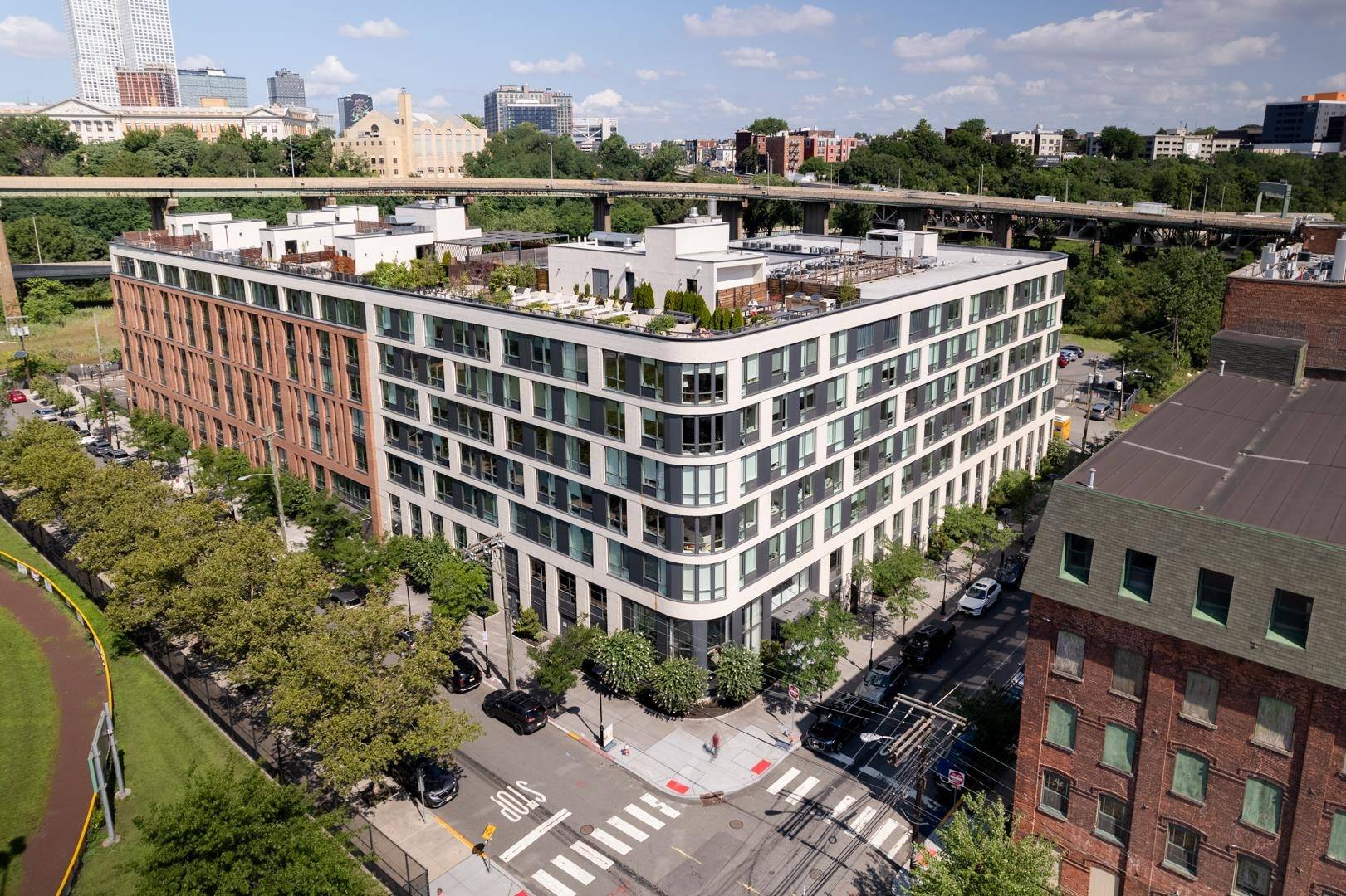 Jc Downtown, NJ 07302,255 BRUNSWICK ST  #204