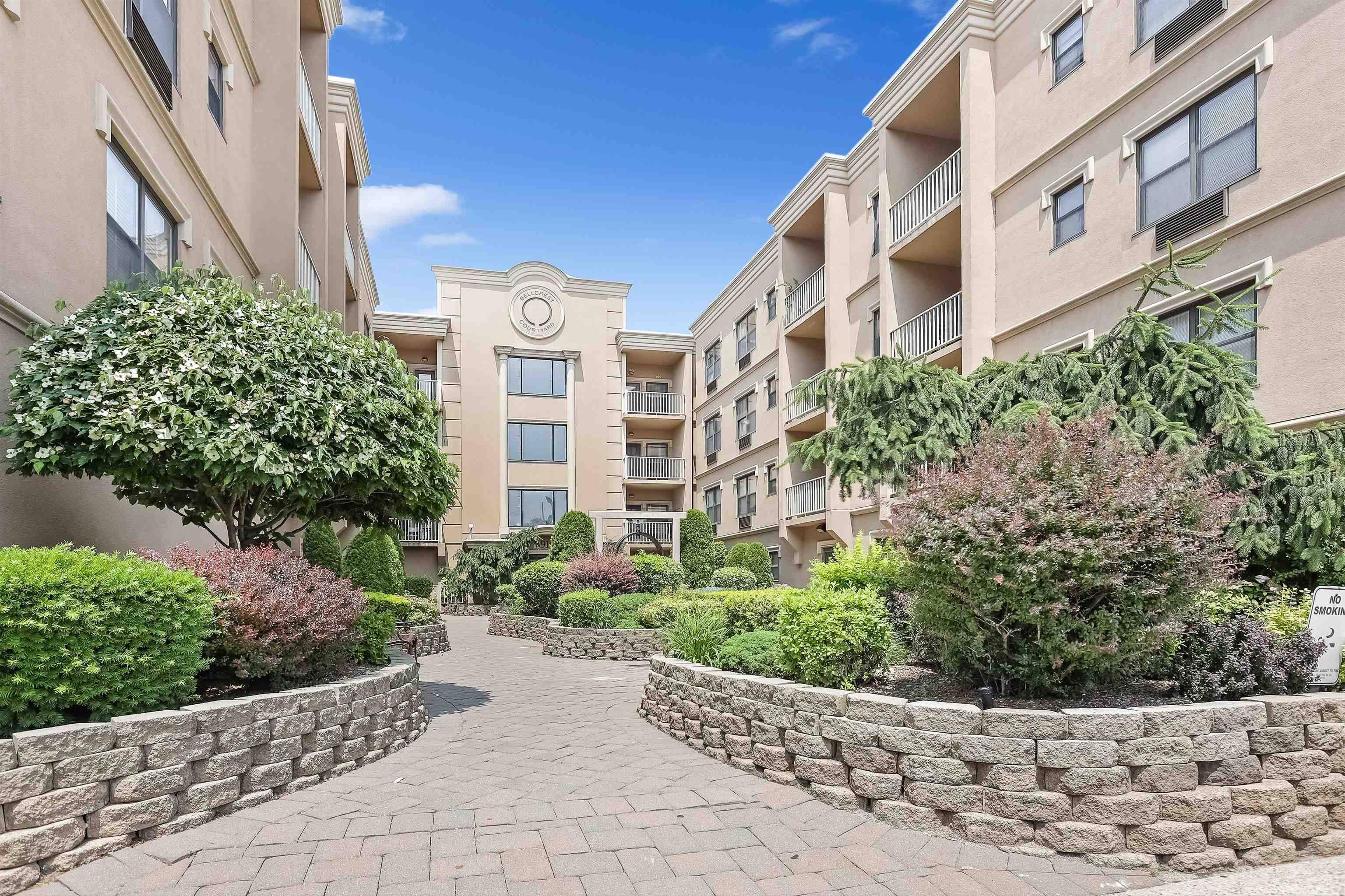 North Bergen, NJ 07047,8915 BERGENWOOD AVE  #14