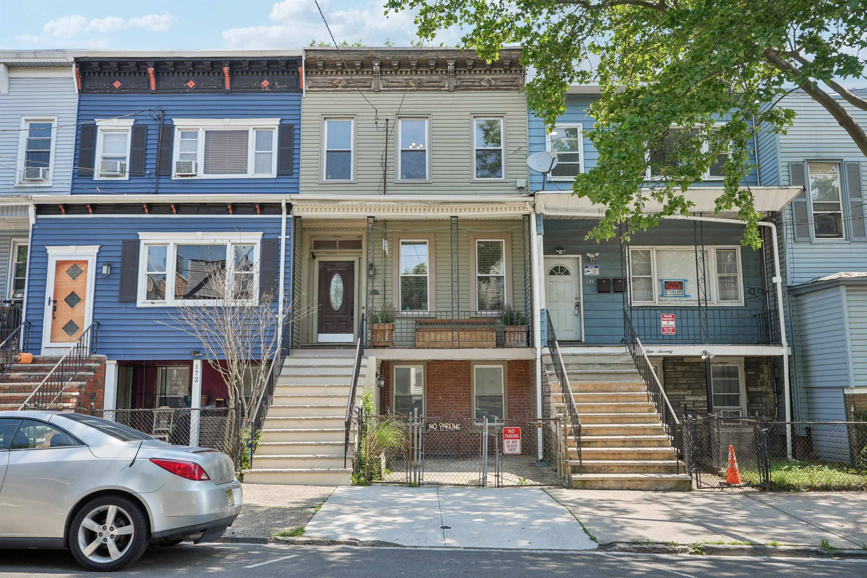 Jc Bergen-lafayett, NJ 07305,170 A CLAREMONT AVE