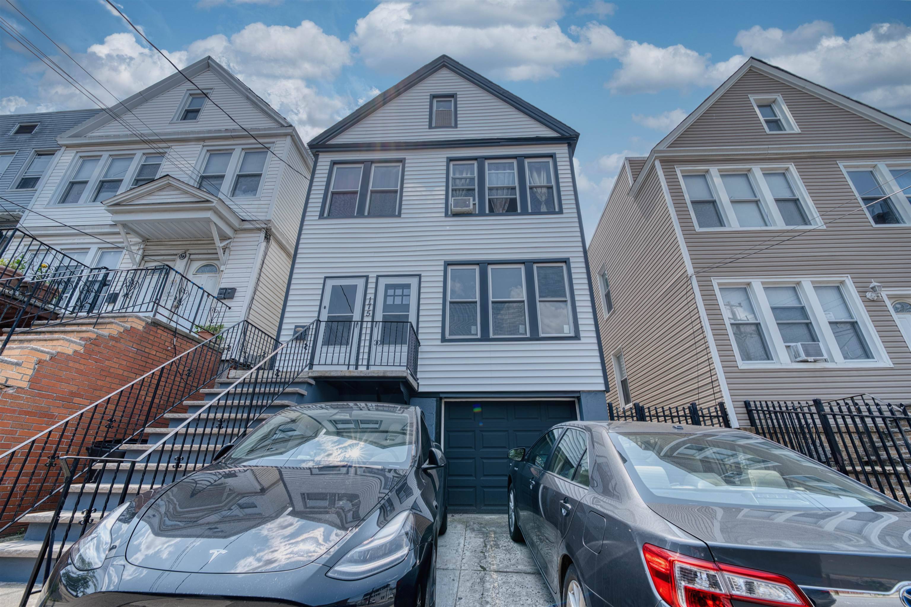 Jc Heights, NJ 07307,175 ZABRISKIE ST  #1