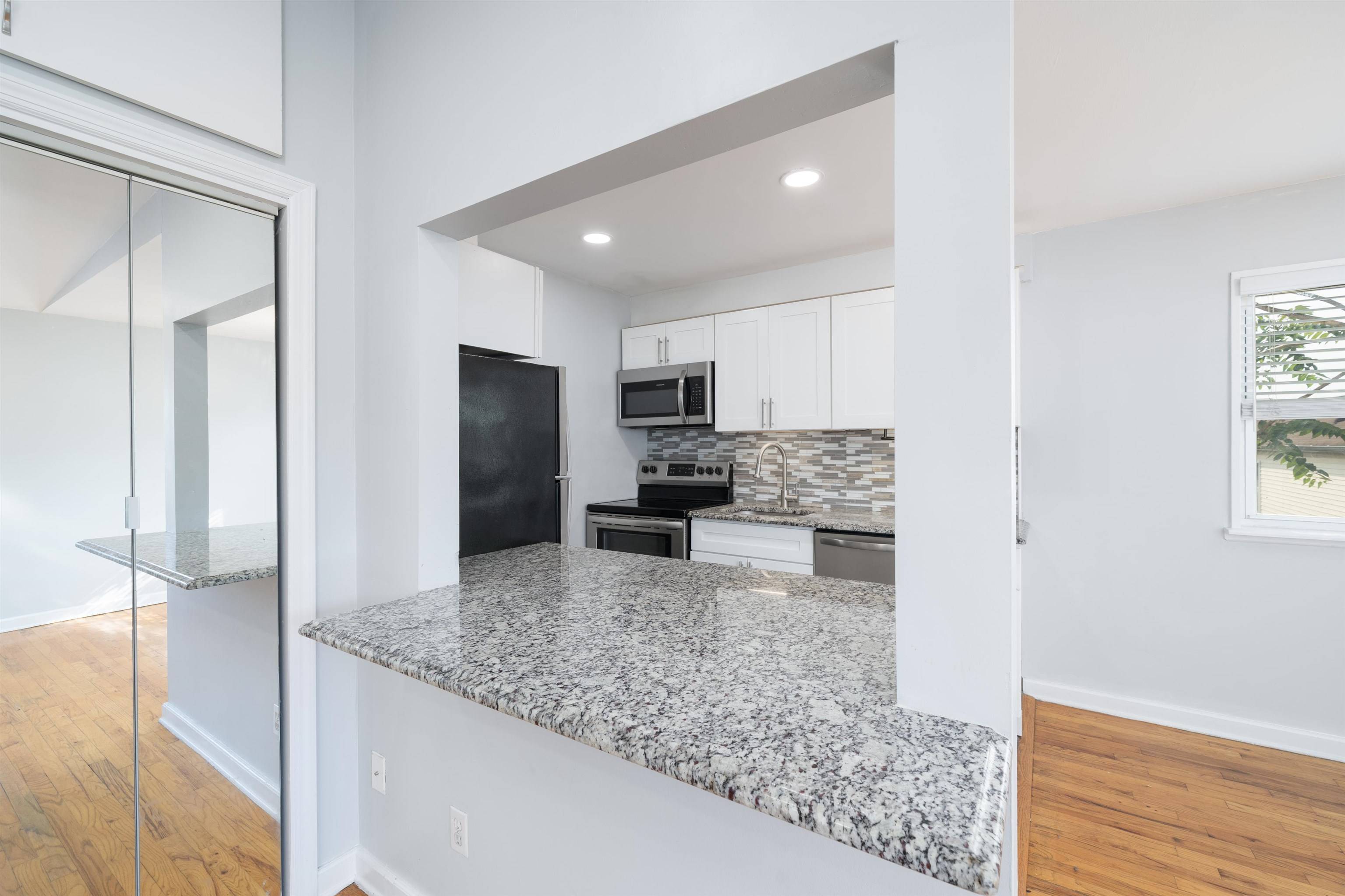Guttenberg, NJ 07093,6715 POLK ST  #12
