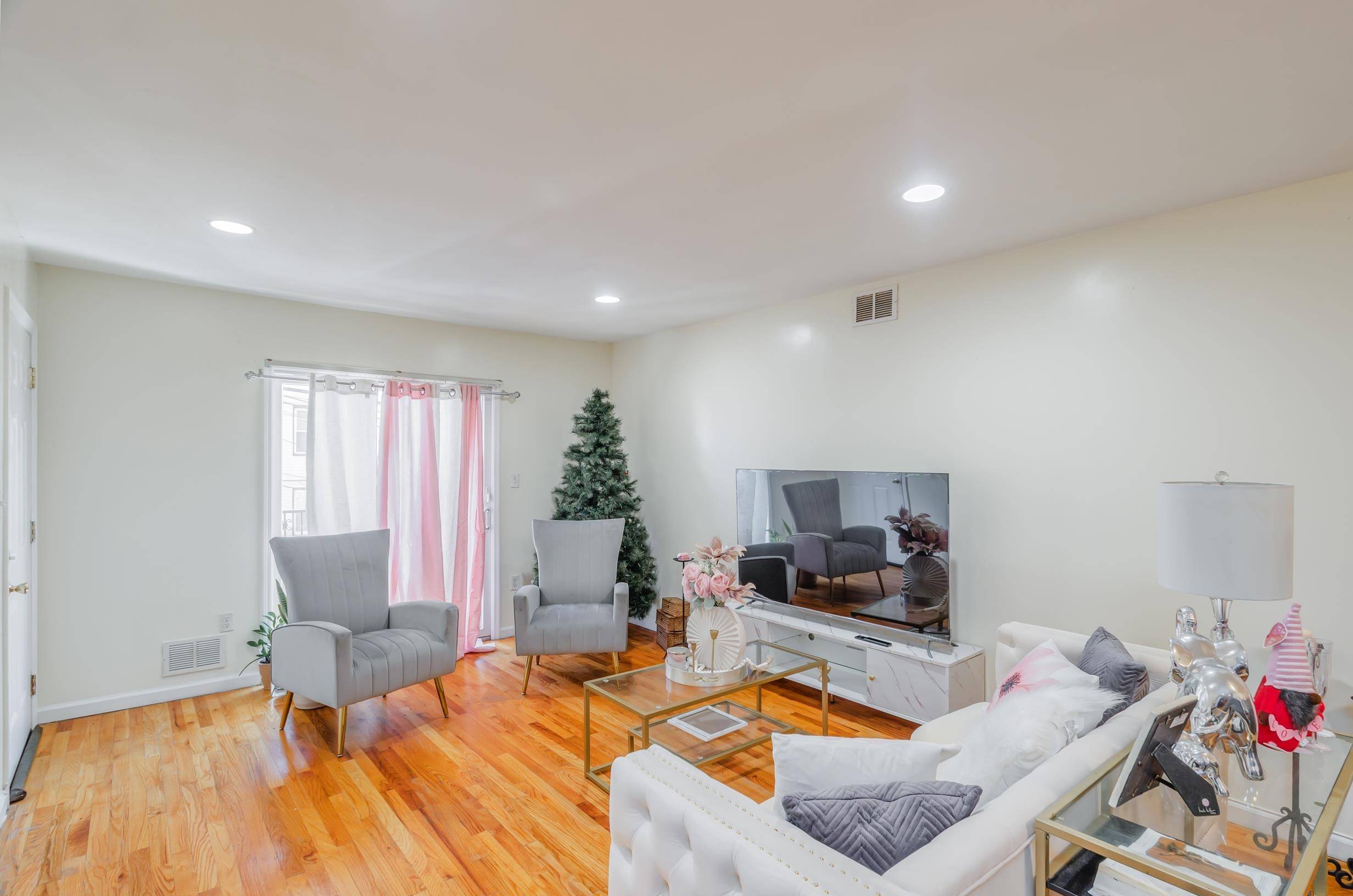 Jc Greenville, NJ 07305,23 LONG ST  #1