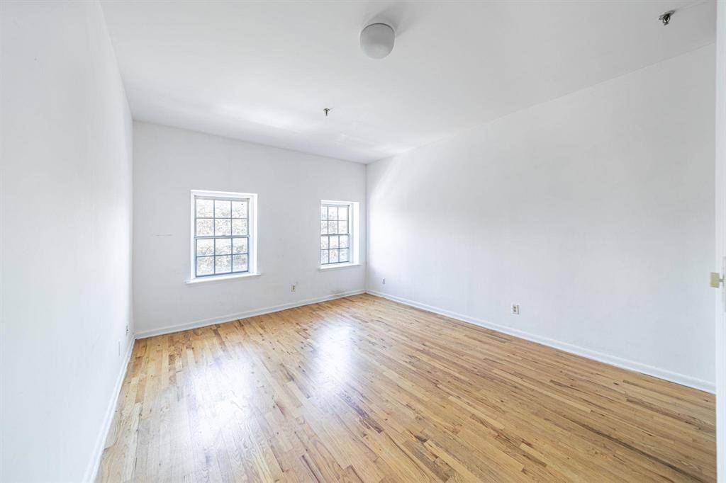 Jc Downtown, NJ 07302,227 CHRISTOPHER COLUMBUS DR  #319B
