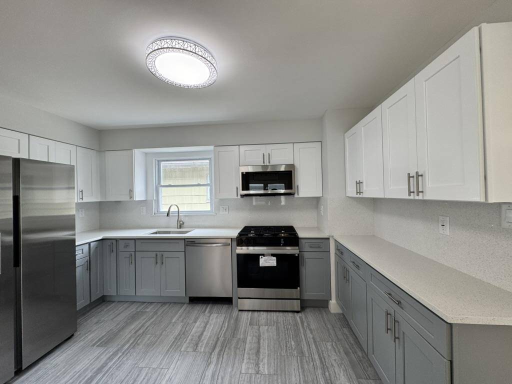 Jc Heights, NJ 07307,253 WEBSTER AVE  #2