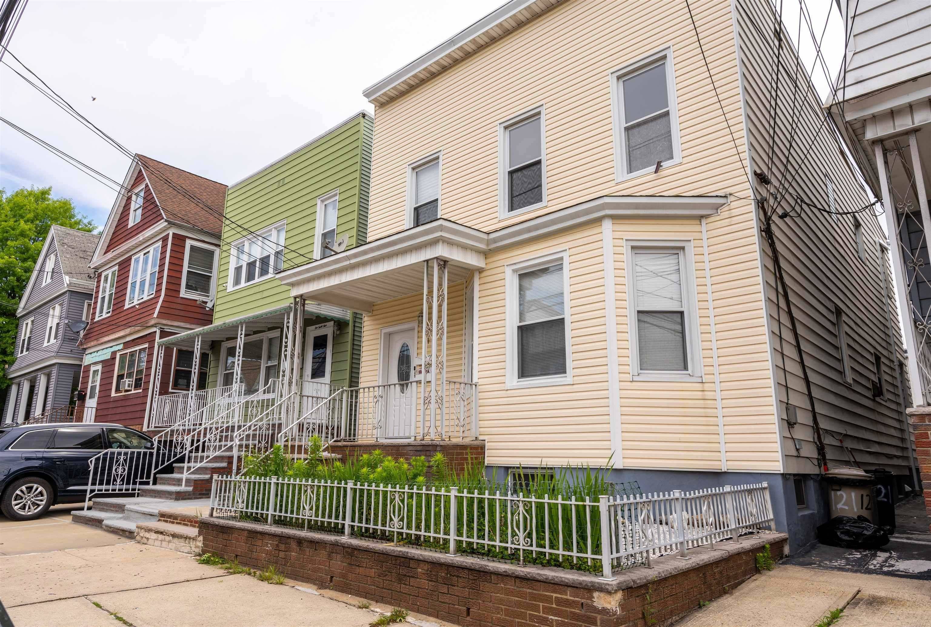 Bayonne, NJ 07002,121 WEST 14TH ST