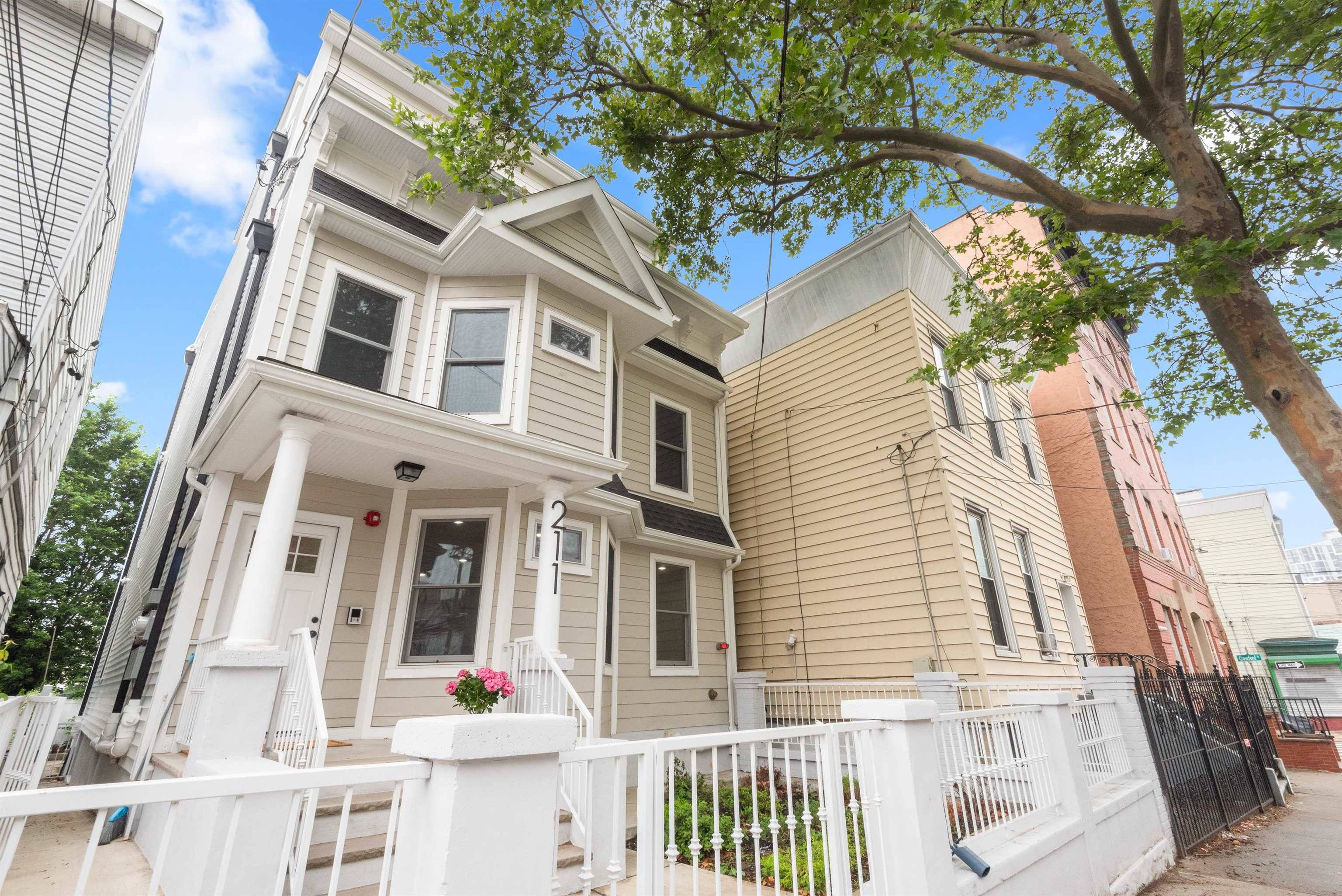 Jc Bergen-lafayett, NJ 07304,211 SUMMIT AVE  #2