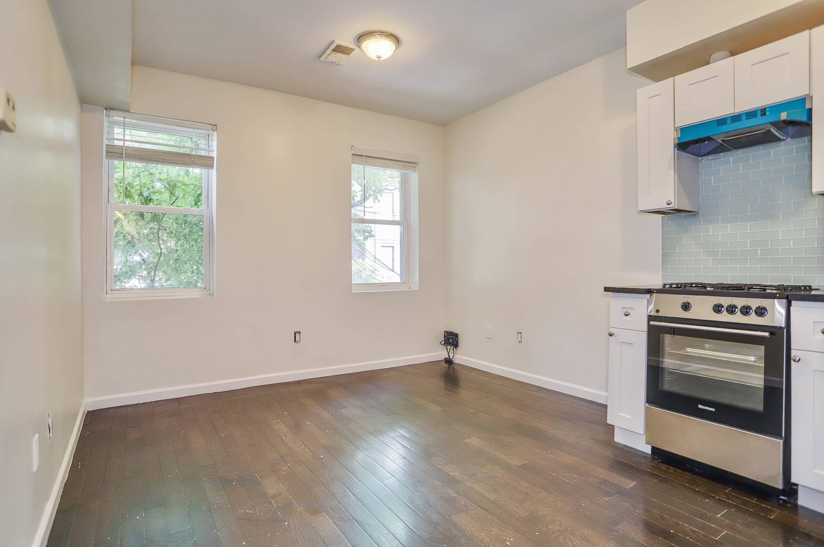 Jc Heights, NJ 07307,60 WEBSTER AVE  #2