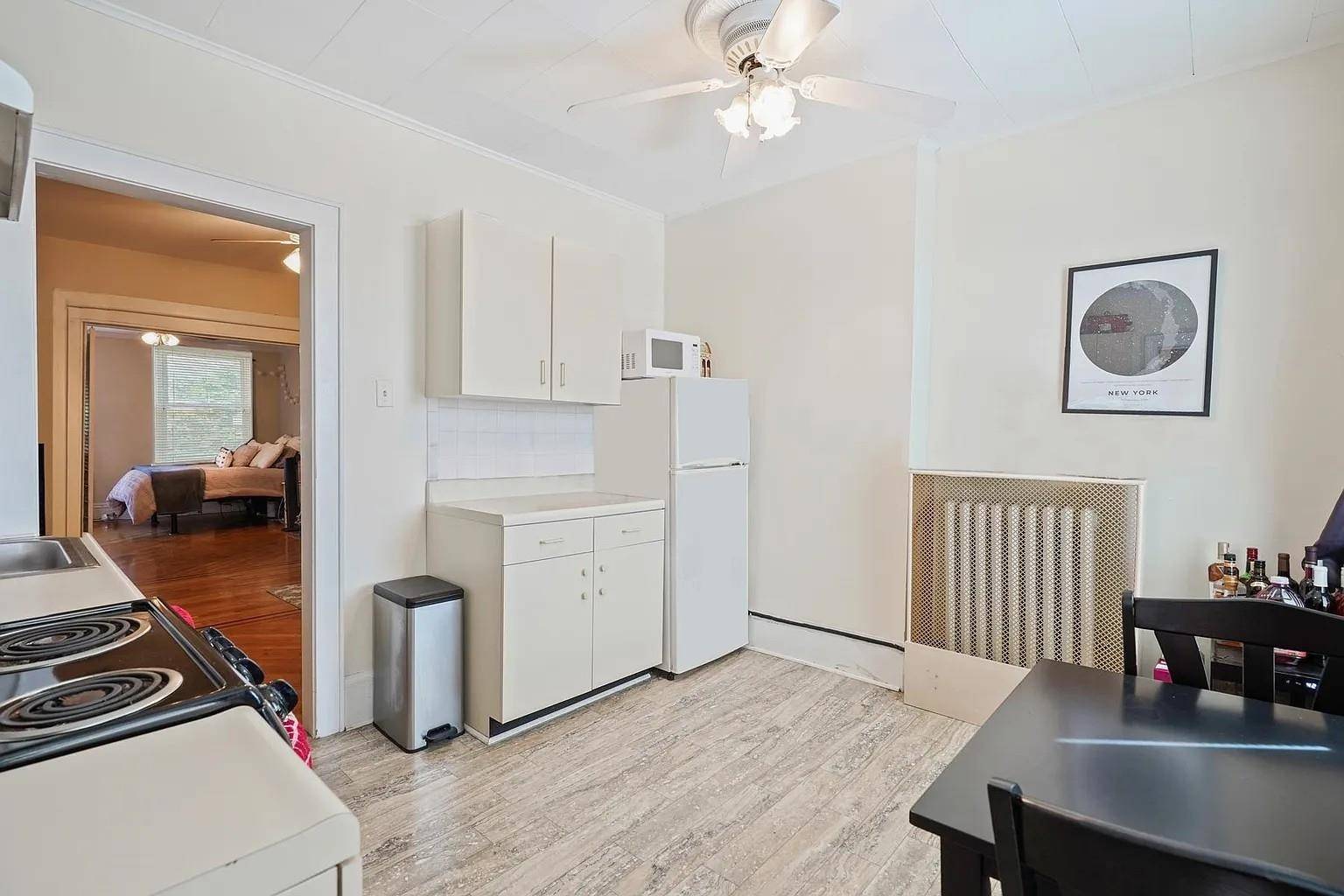 Hoboken, NJ 07030,628 HUDSON ST