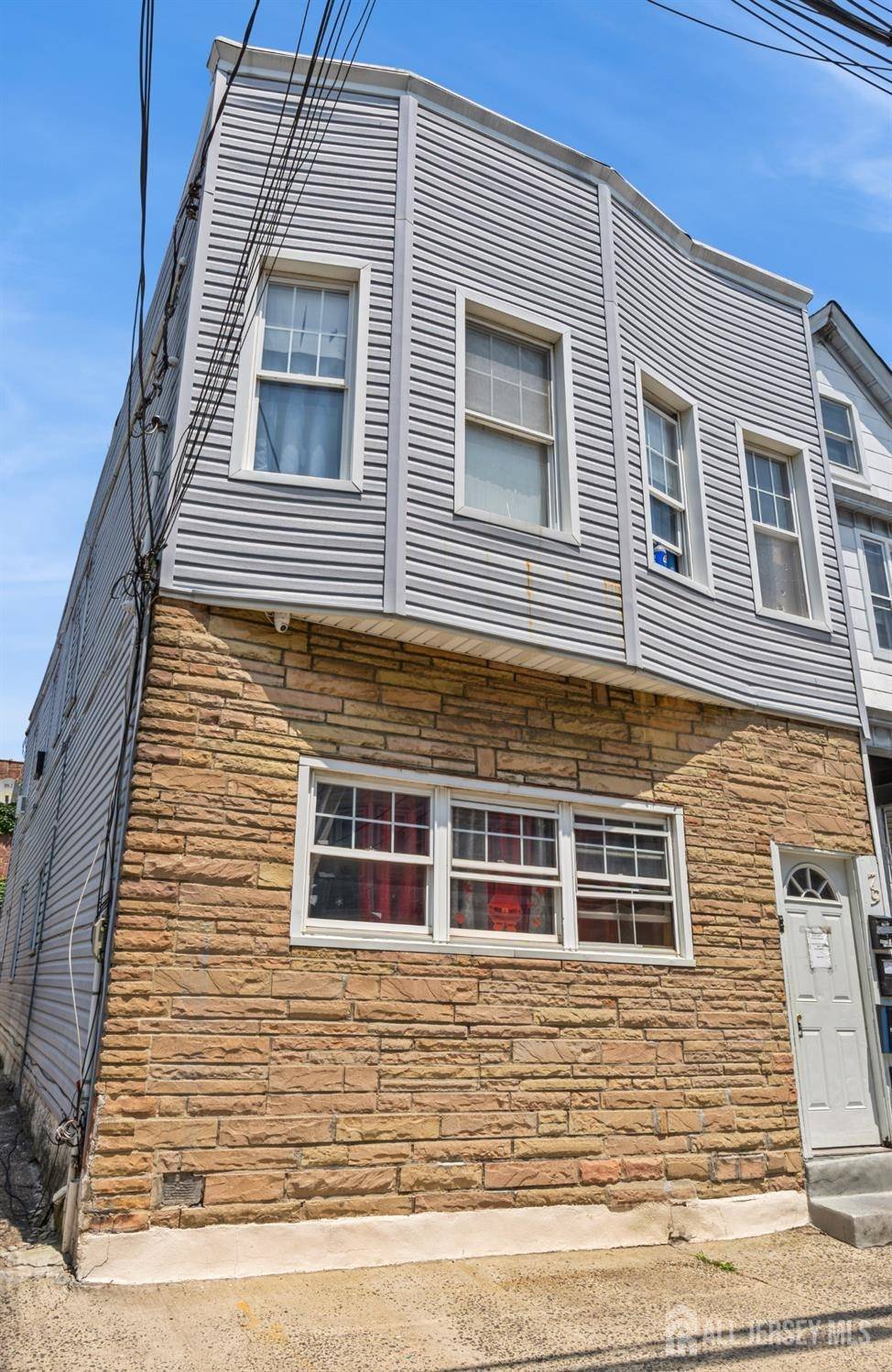 Bayonne, NJ 07002,79 WEST 18TH ST