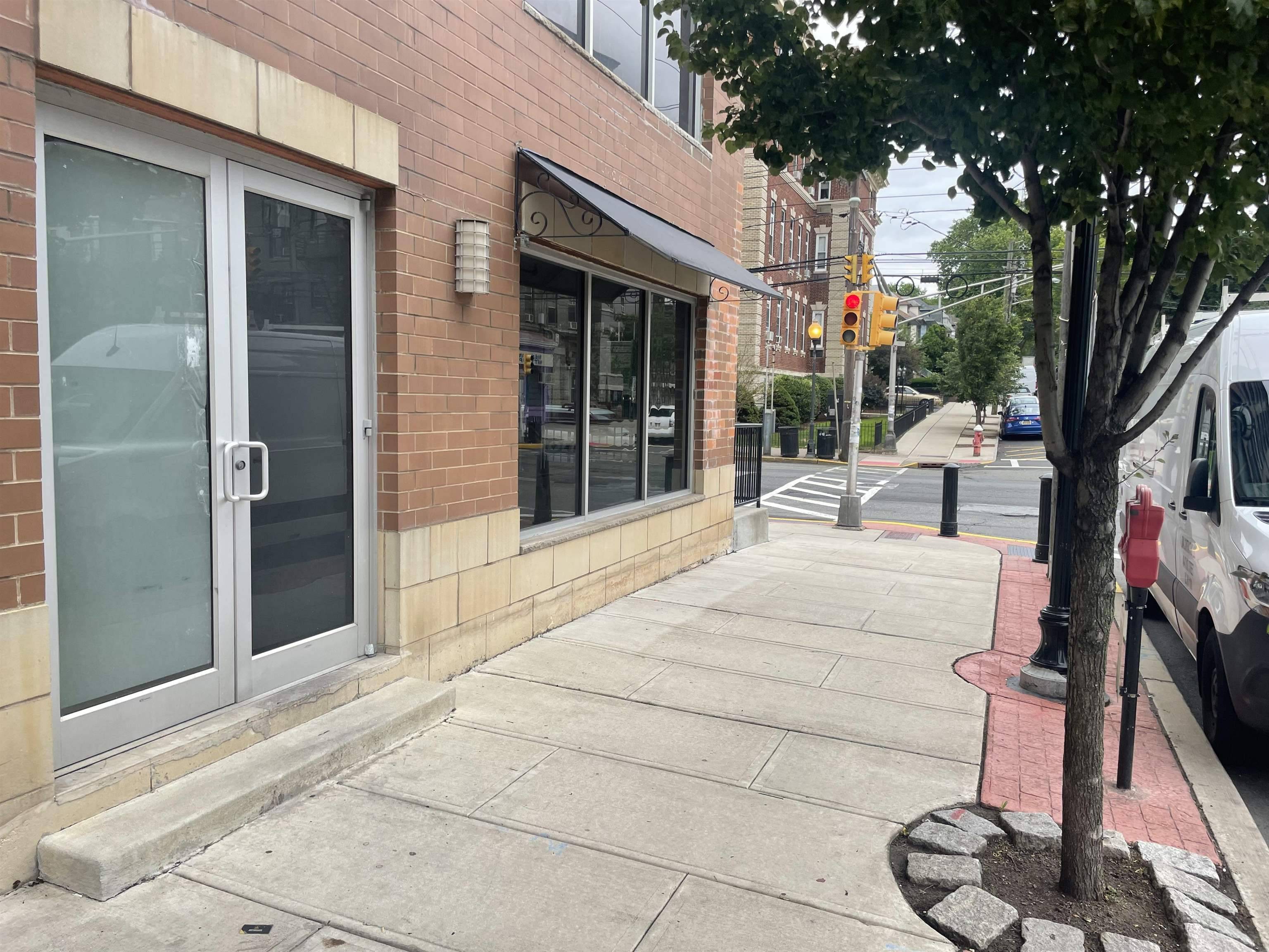 Union City, NJ 07087,4301 PARK AVE PARK AVE  #Commercial R-1
