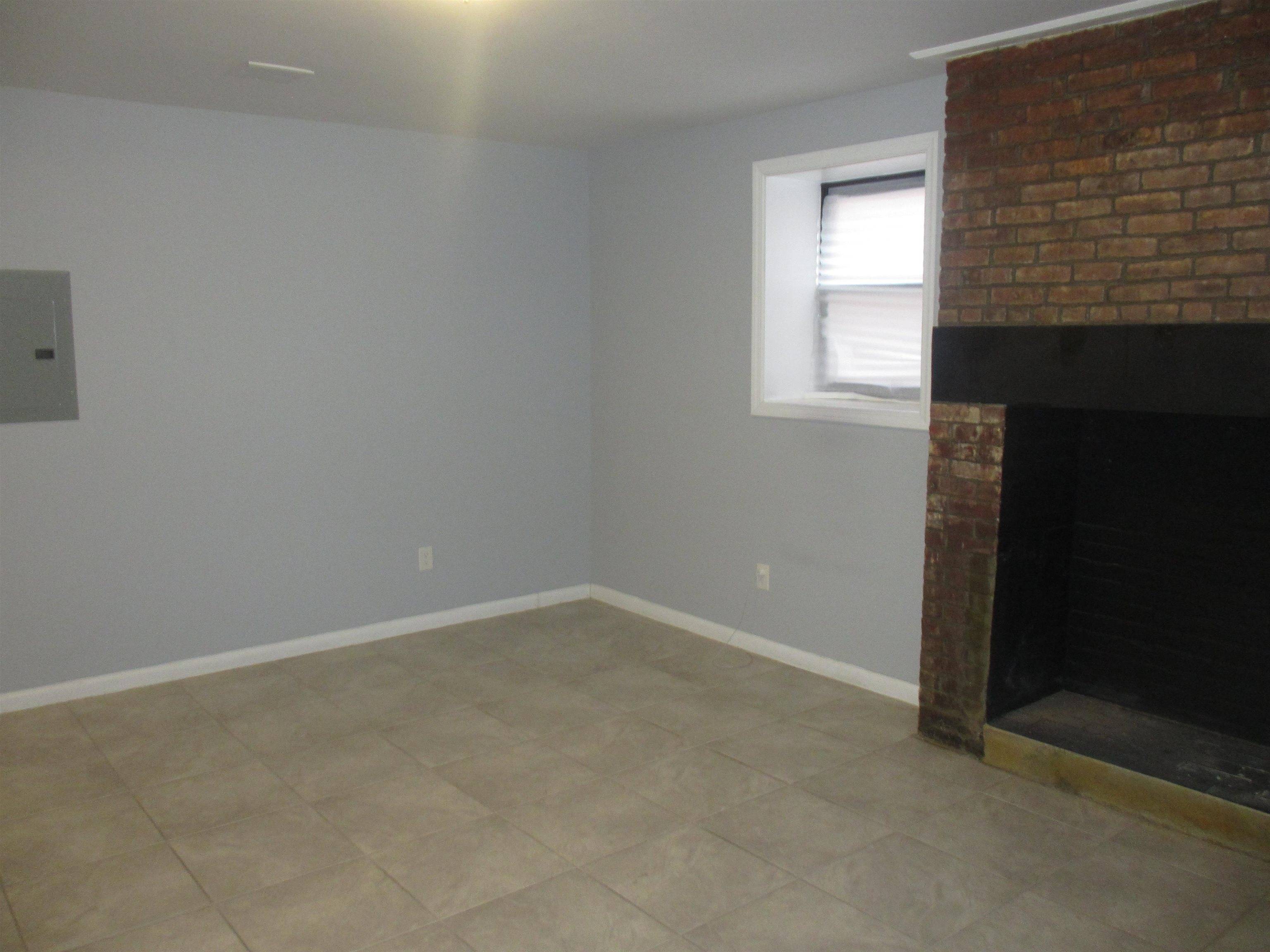 Jc Bergen-lafayett, NJ 07304,585 BRAMHALL AVE  #1