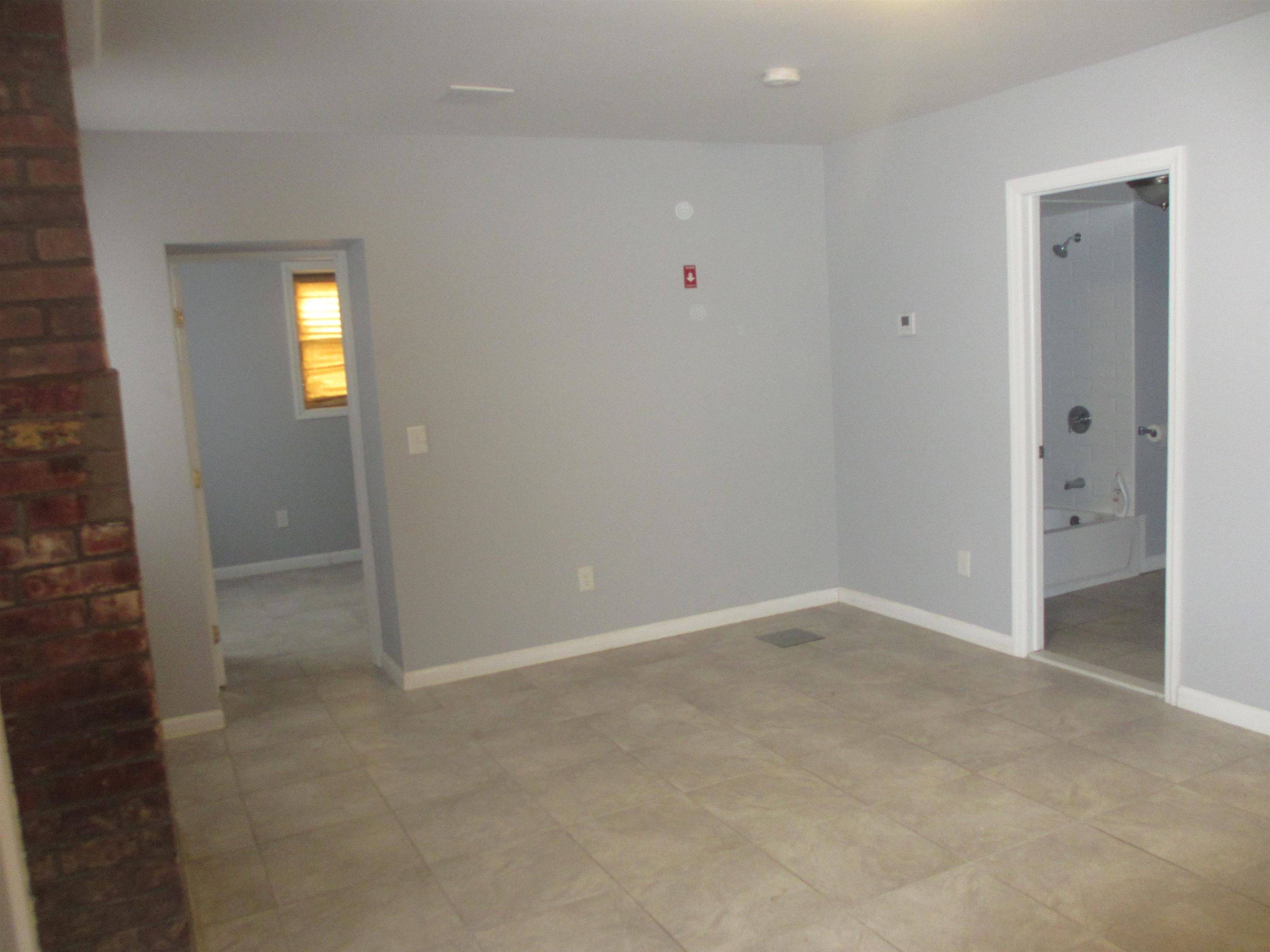 Jc Bergen-lafayett, NJ 07304,585 BRAMHALL AVE  #1