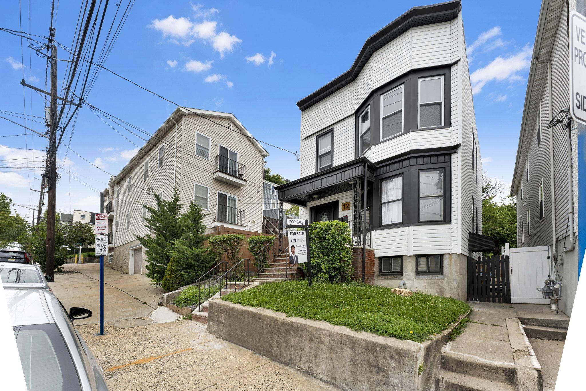 Jc Bergen-lafayett, NJ 07305,12 CLAREMONT AVE