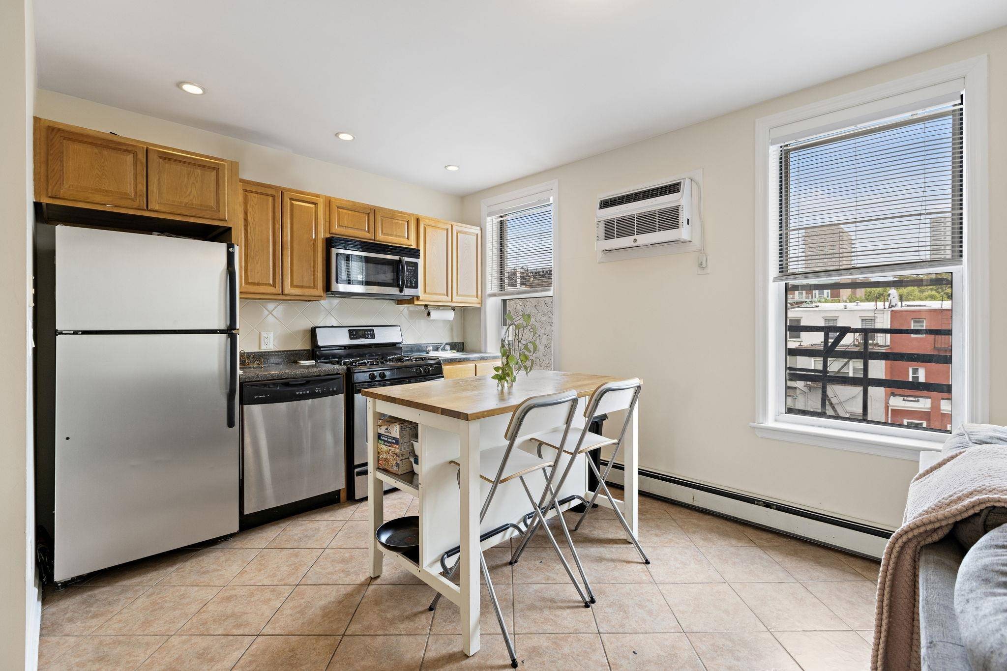 Hoboken, NJ 07030,229 PARK AVE  #4