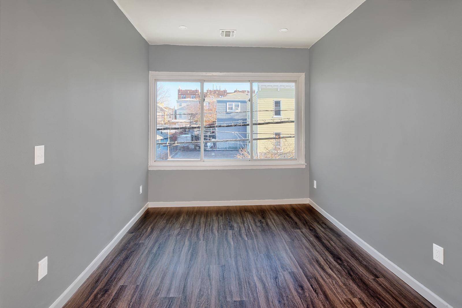 Jc Heights, NJ 07307,445 LIBERTY AVE  #2