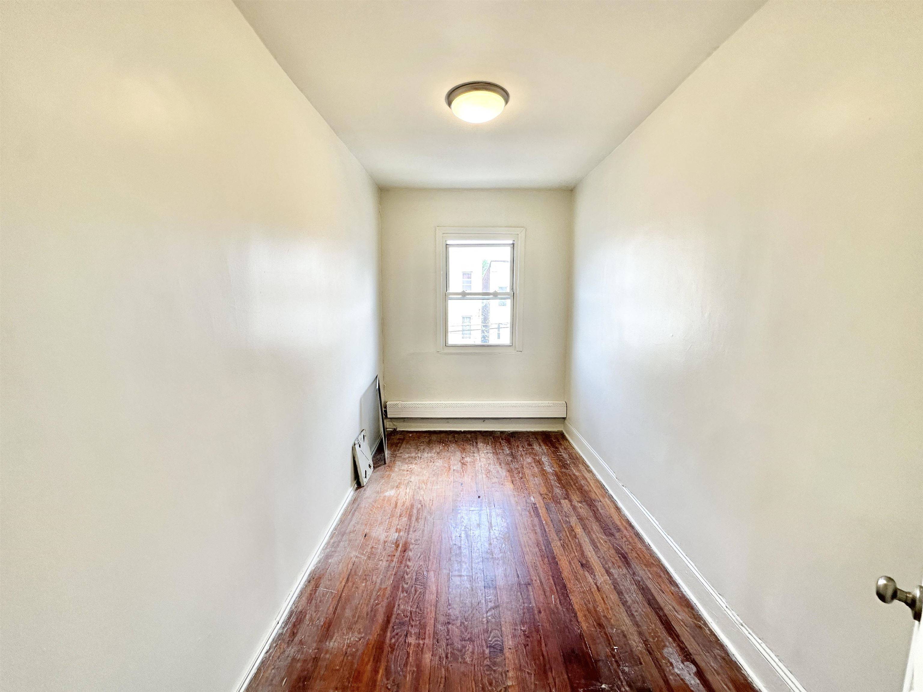 Jc Bergen-lafayett, NJ 07304,144 VAN HORNE ST  #3