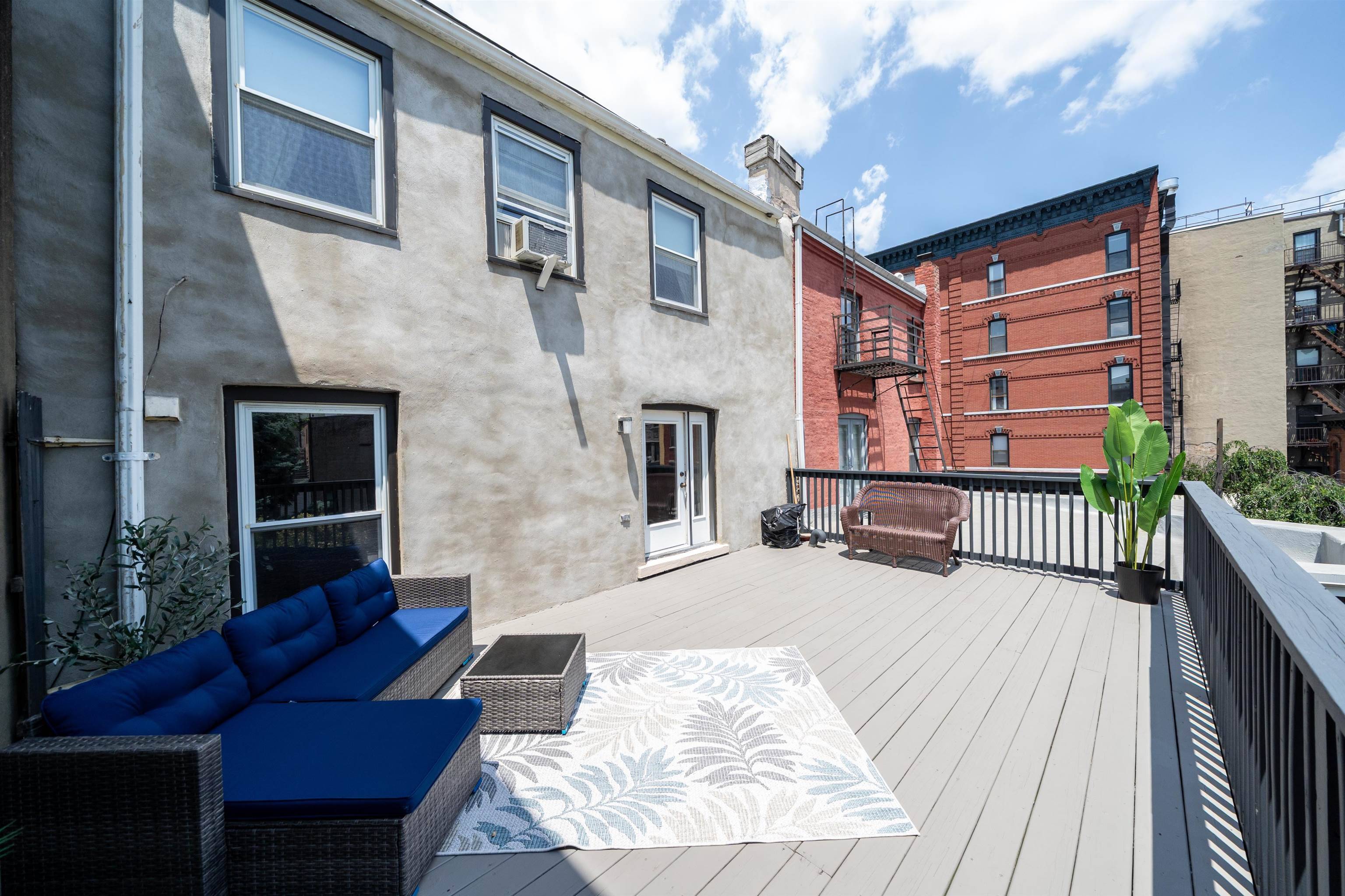 Jc Downtown, NJ 07302,288 BARROW ST  #2