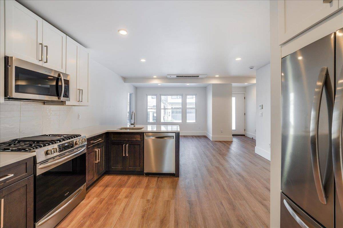 Jc Heights, NJ 07307,47 GRAHAM ST  #1