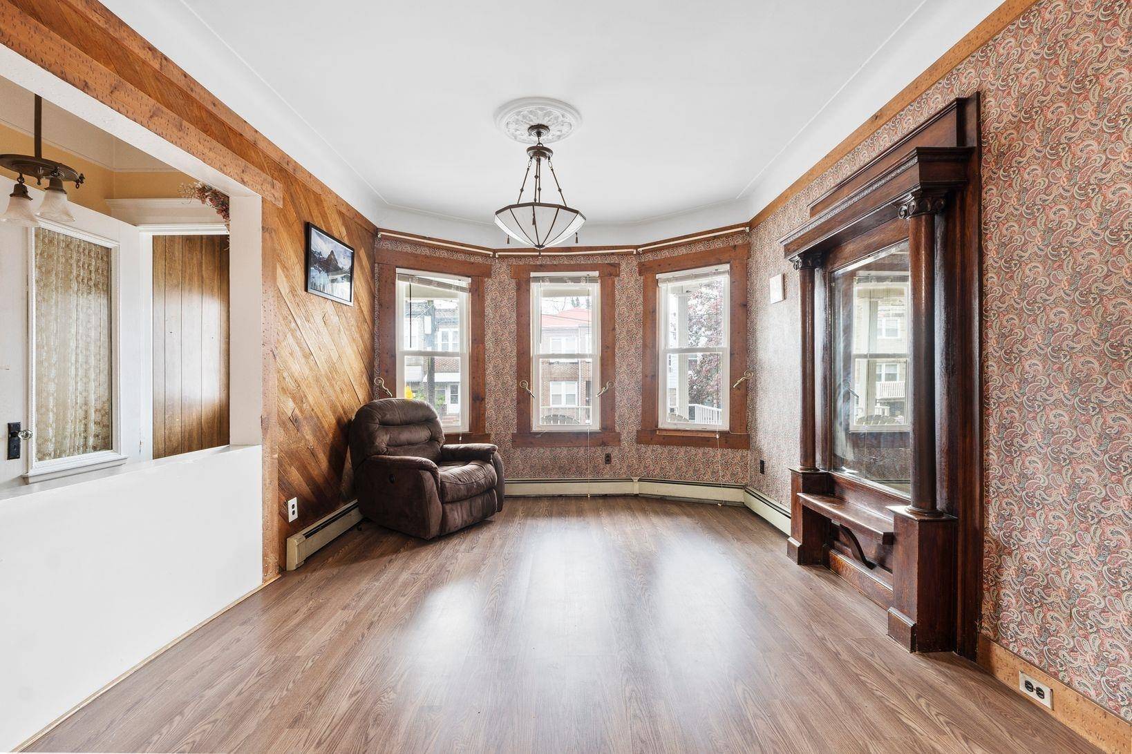 Jc Heights, NJ 07307,150 BEACH ST