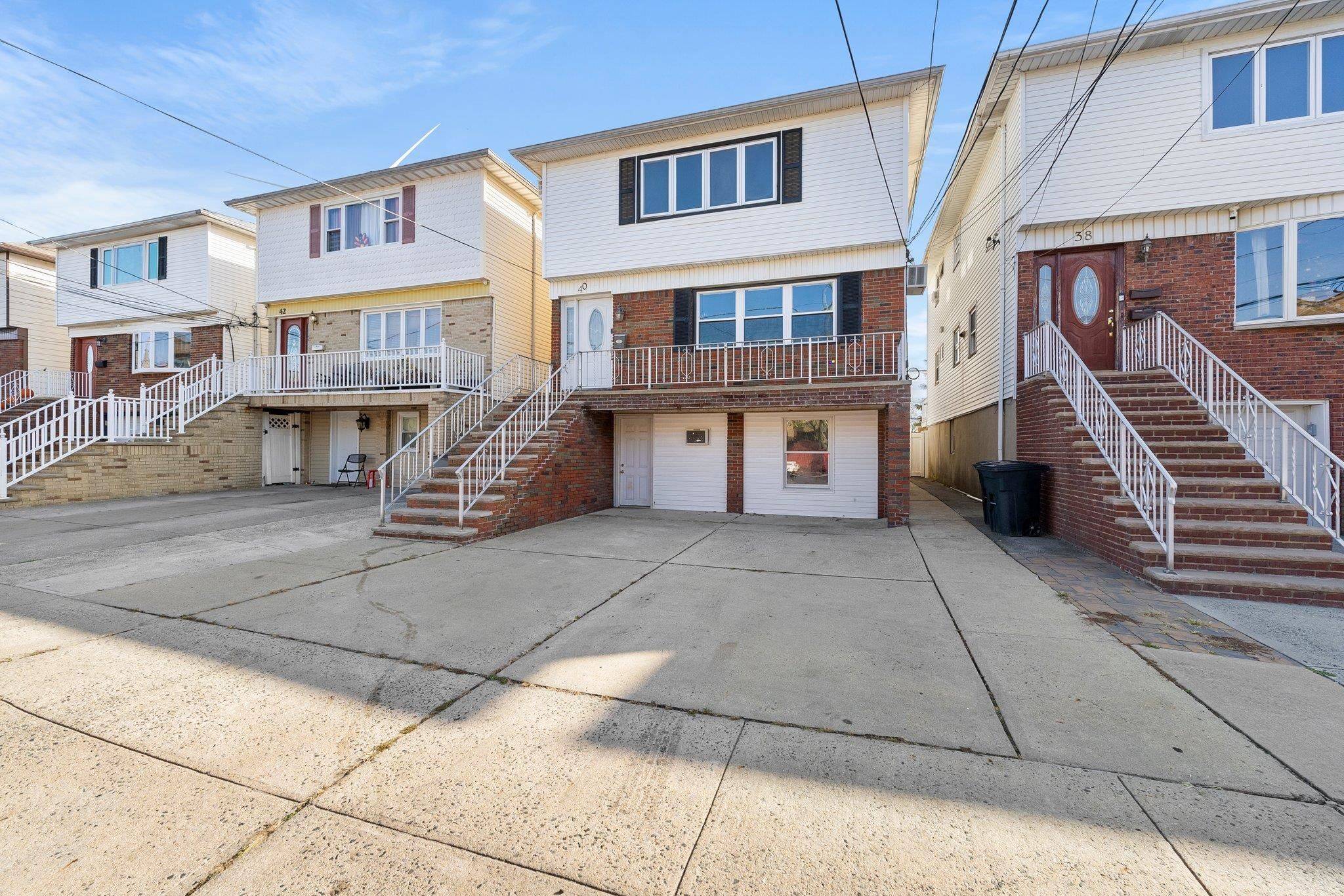 Bayonne, NJ 07002,40 ISABELLA AVE  #2