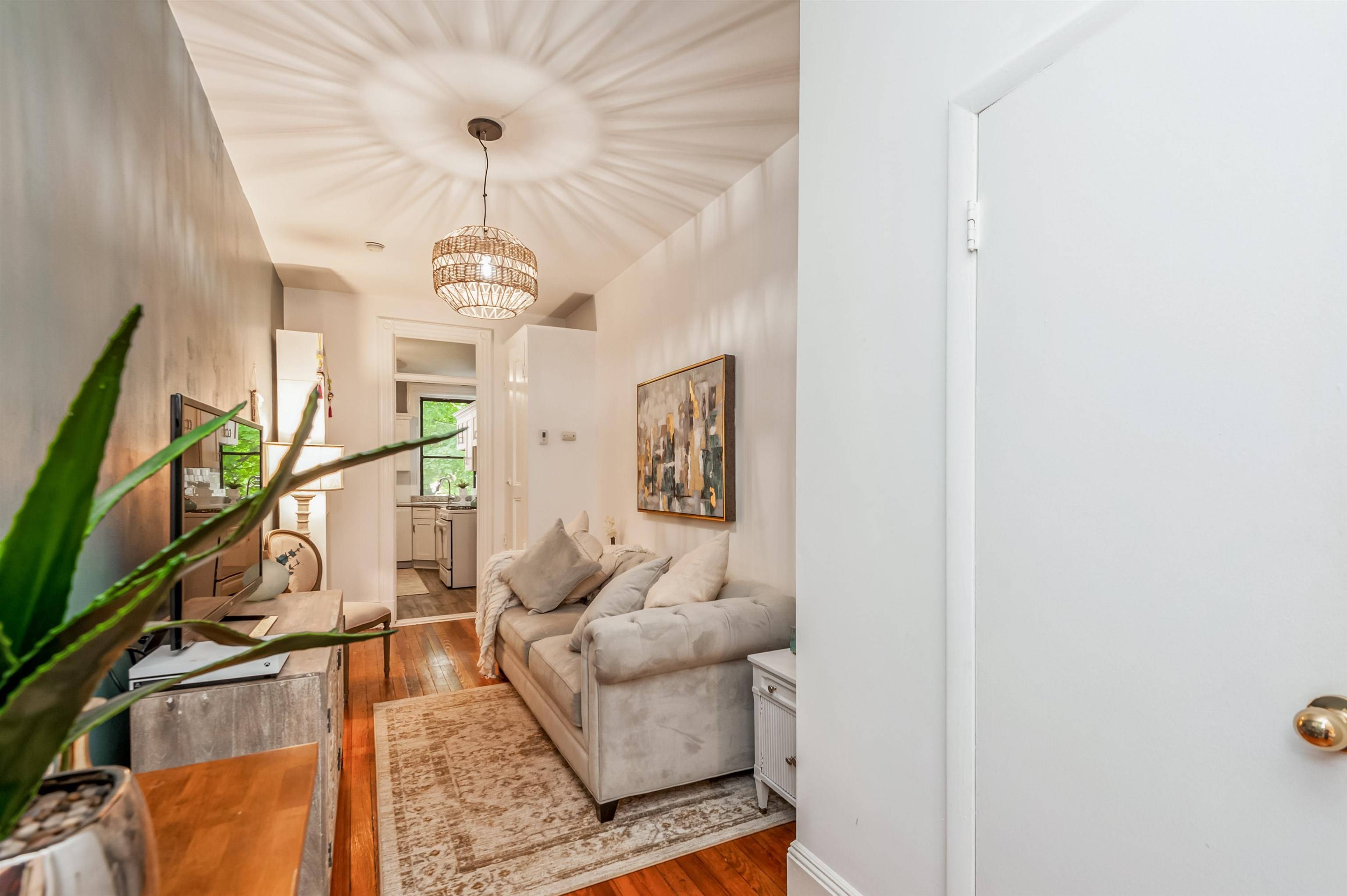 Jc Downtown, NJ 07302,38 WEST HAMILTON PL  #3R