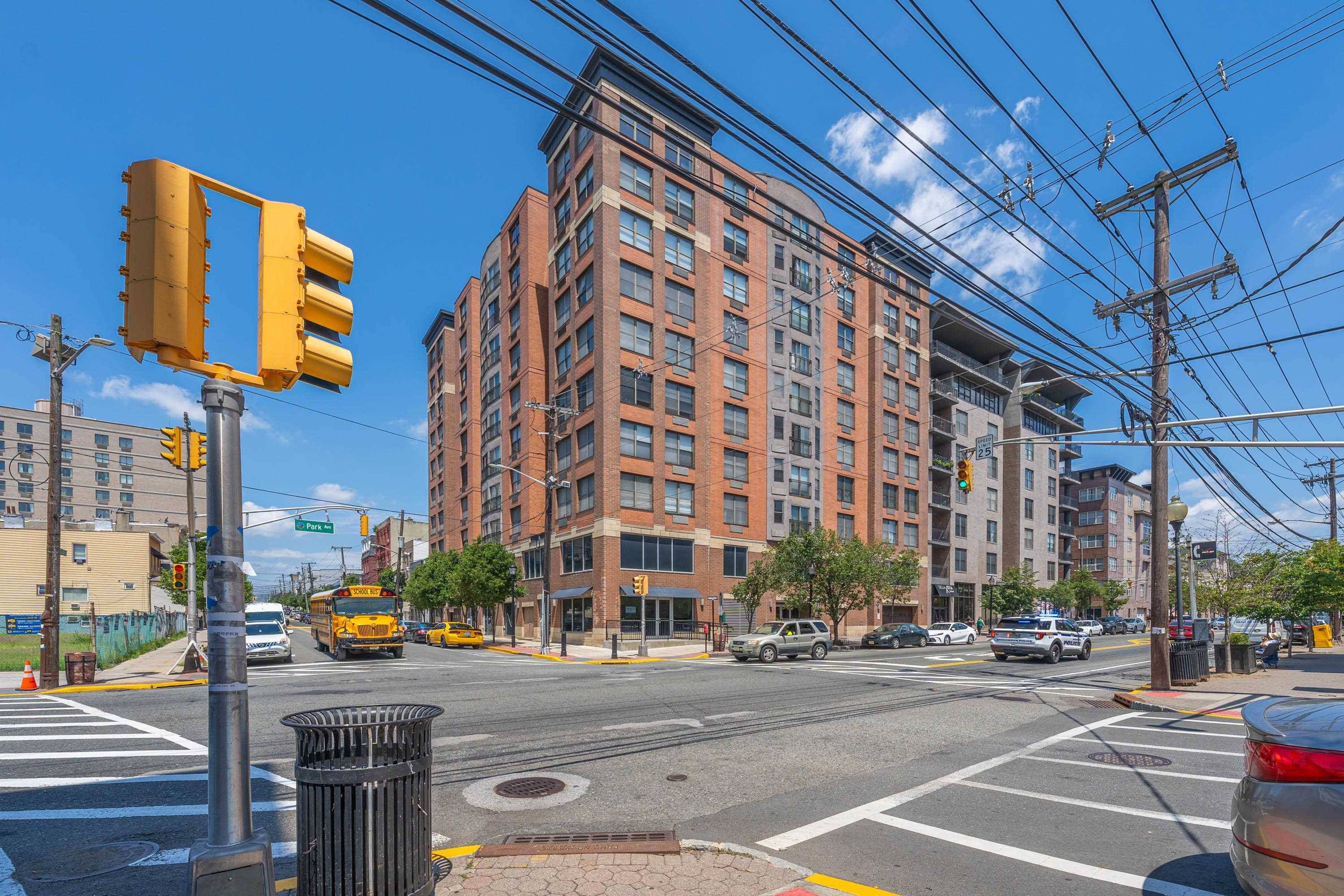 Union City, NJ 07087,4301 PARK AVE  #10H