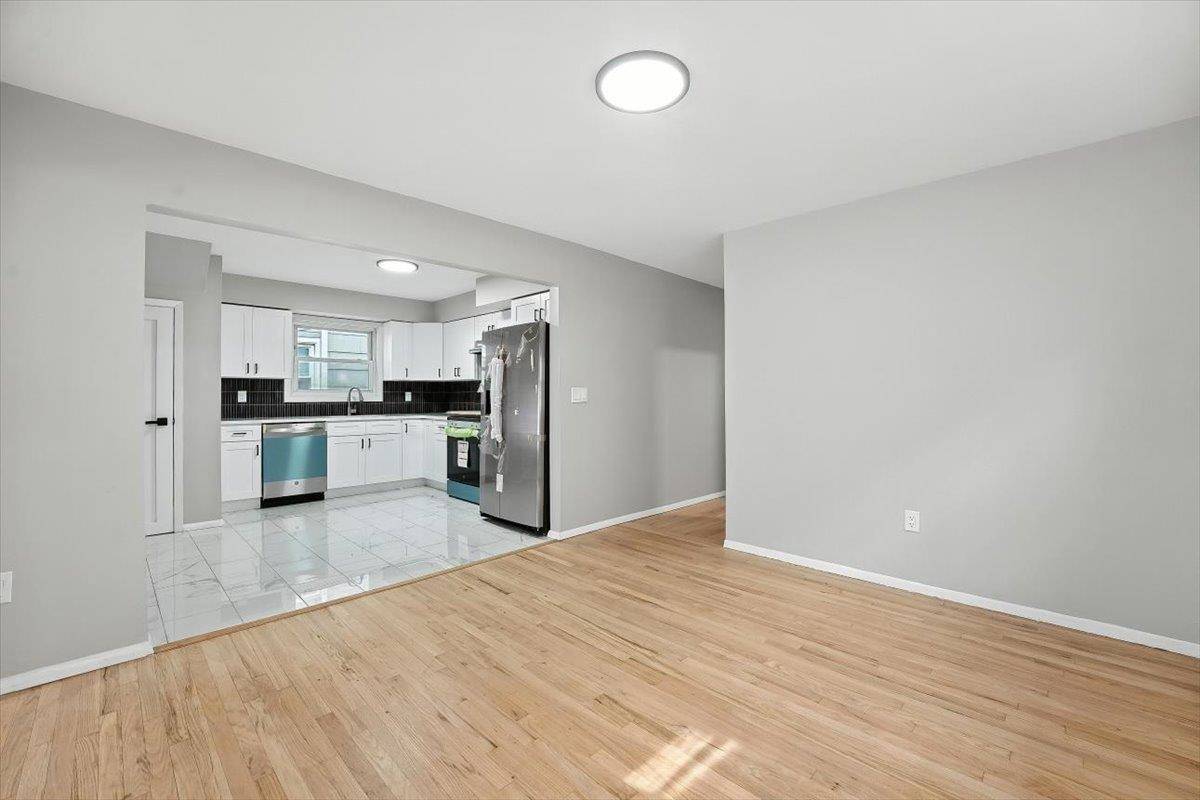 Bayonne, NJ 07002,16 OAK ST