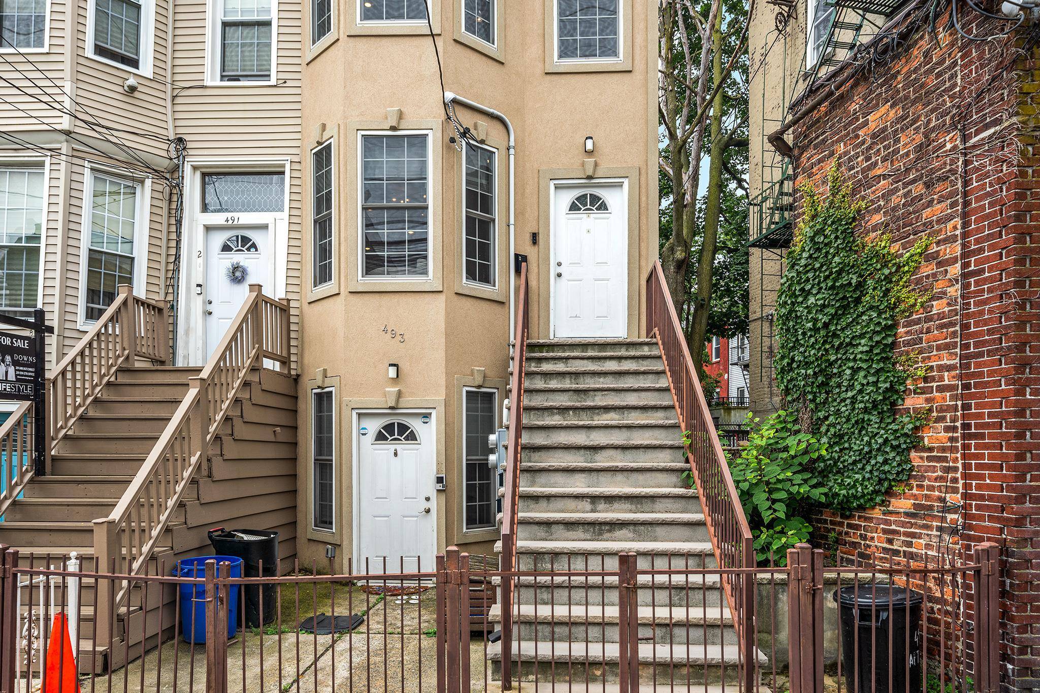 Jc Downtown, NJ 07306,493 MERCER ST  #2
