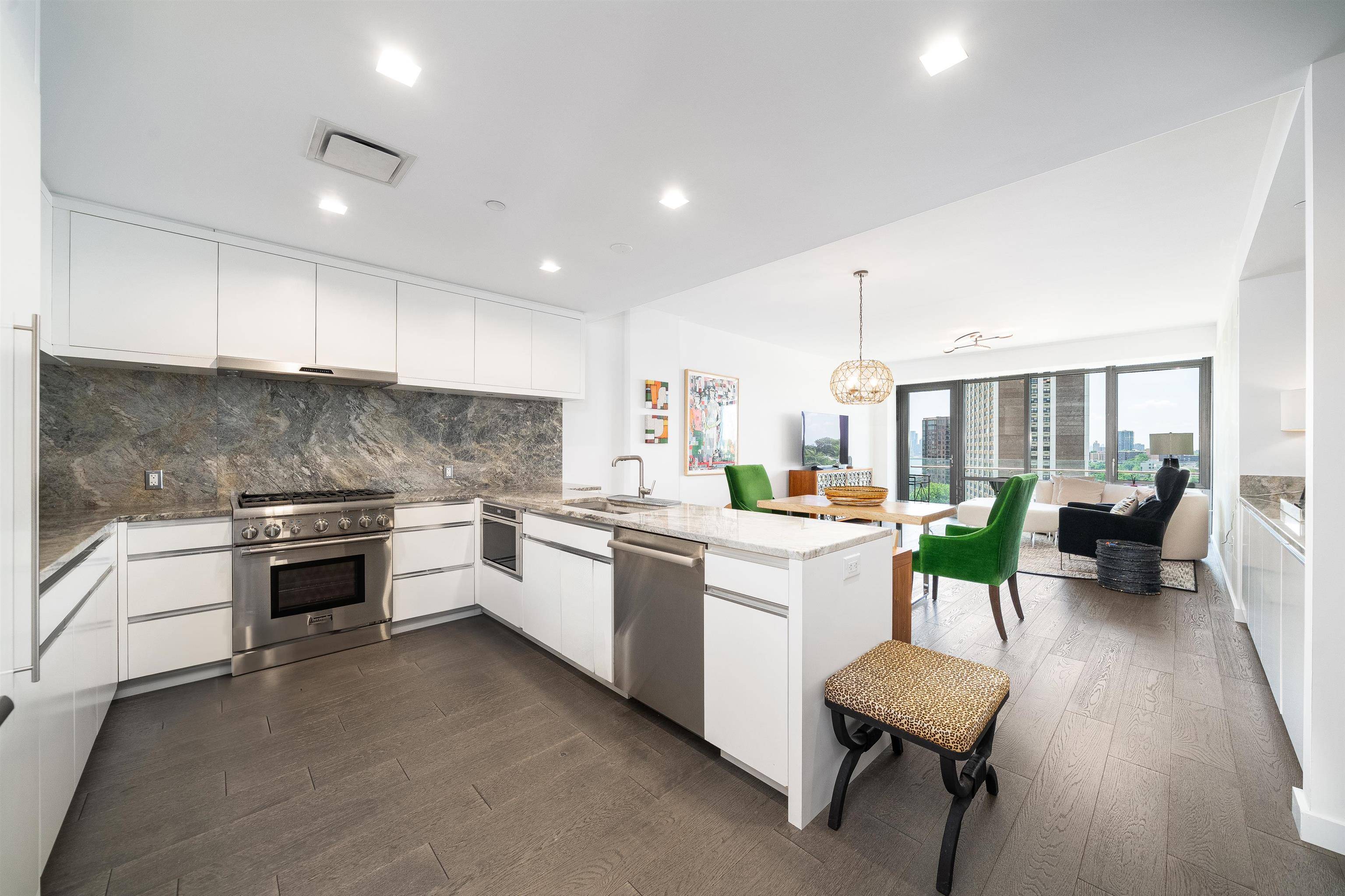Cliffside Park, NJ 07010,320 ADOLPHUS AVE  #705