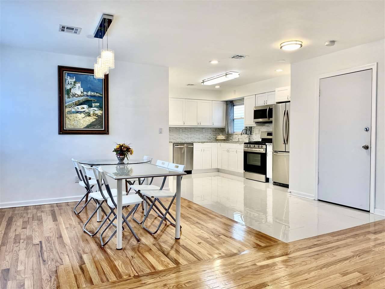 Jc Heights, NJ 07307,517 LIBERTY AVE  #2