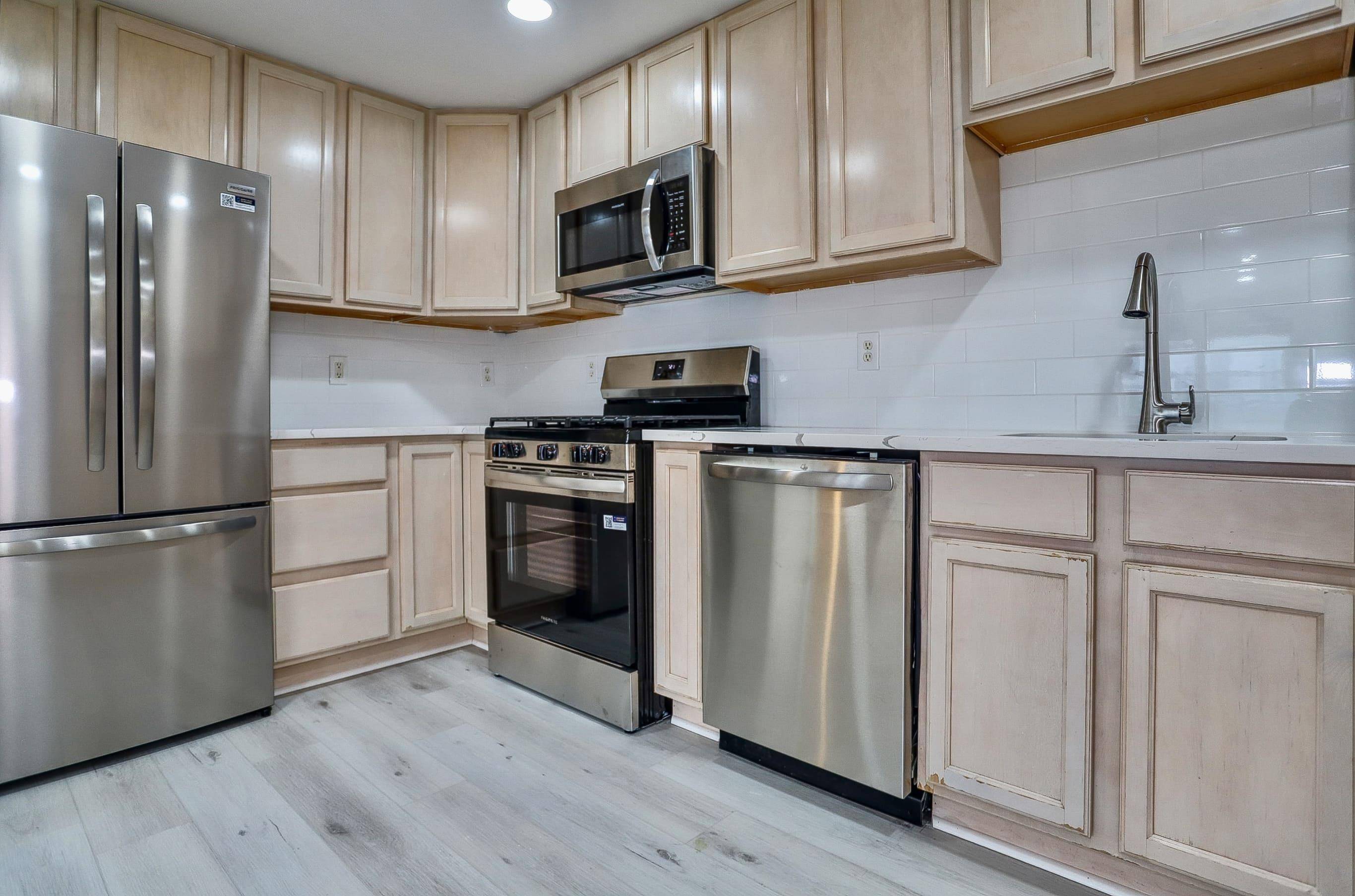 Hoboken, NJ 07030,217-219 CLINTON ST  #8