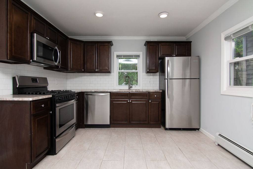 Bayonne, NJ 07002,127 AVENUE F  #2