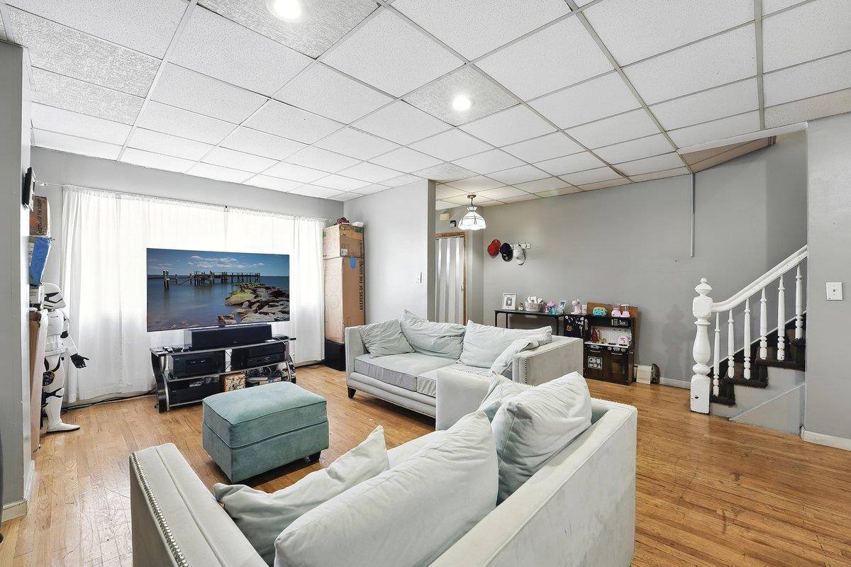 Jc Heights, NJ 07307,163 LINCOLN ST