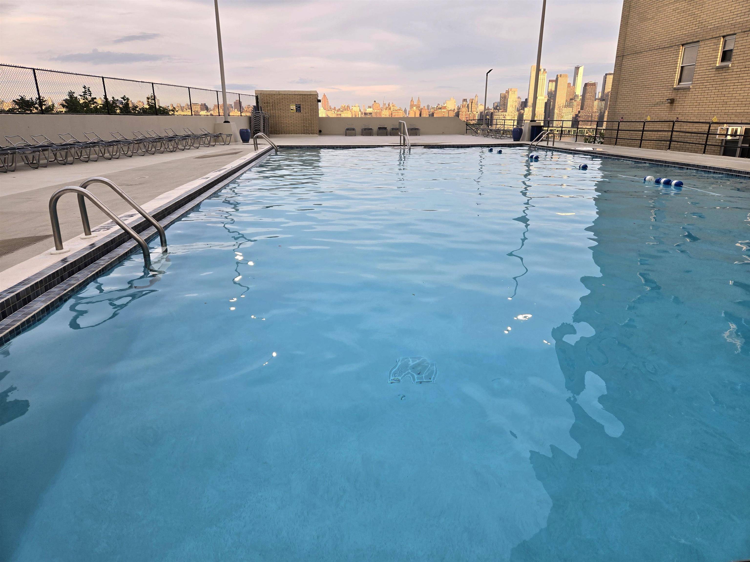 West New York, NJ 07093,6600 BLVD EAST  #18L