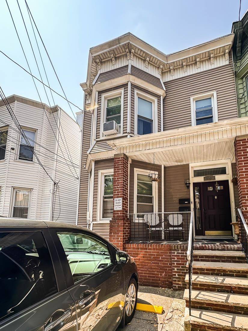 Jc Heights, NJ 07307,255 BOWERS ST  #2