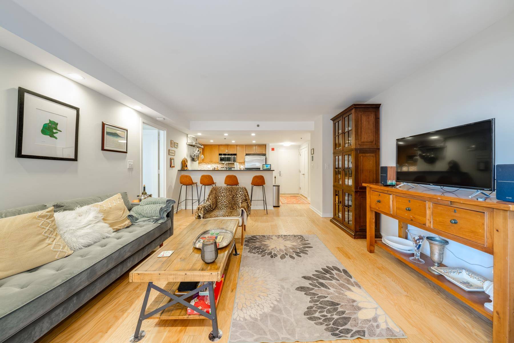 Hoboken, NJ 07030,700 1ST ST  #11M