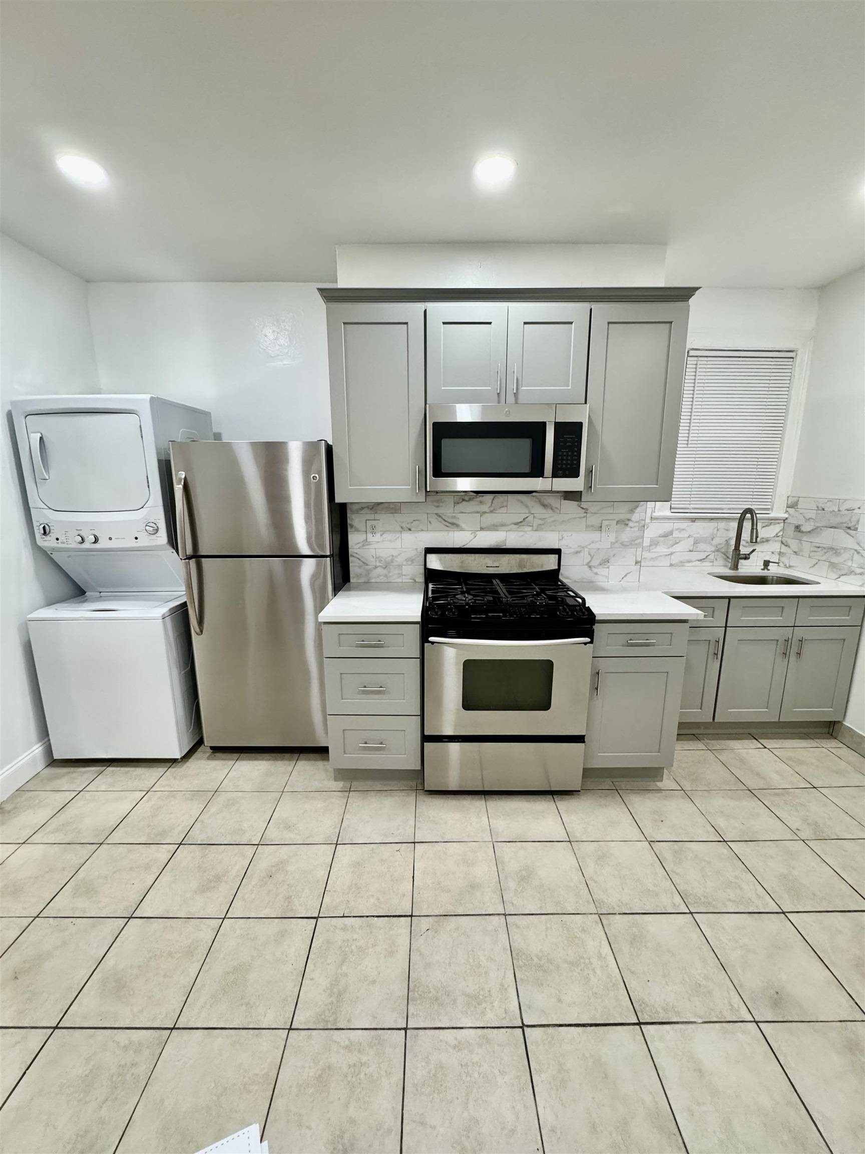 Jc Heights, NJ 07307,204 ZABRISKIE ST  #1 & G