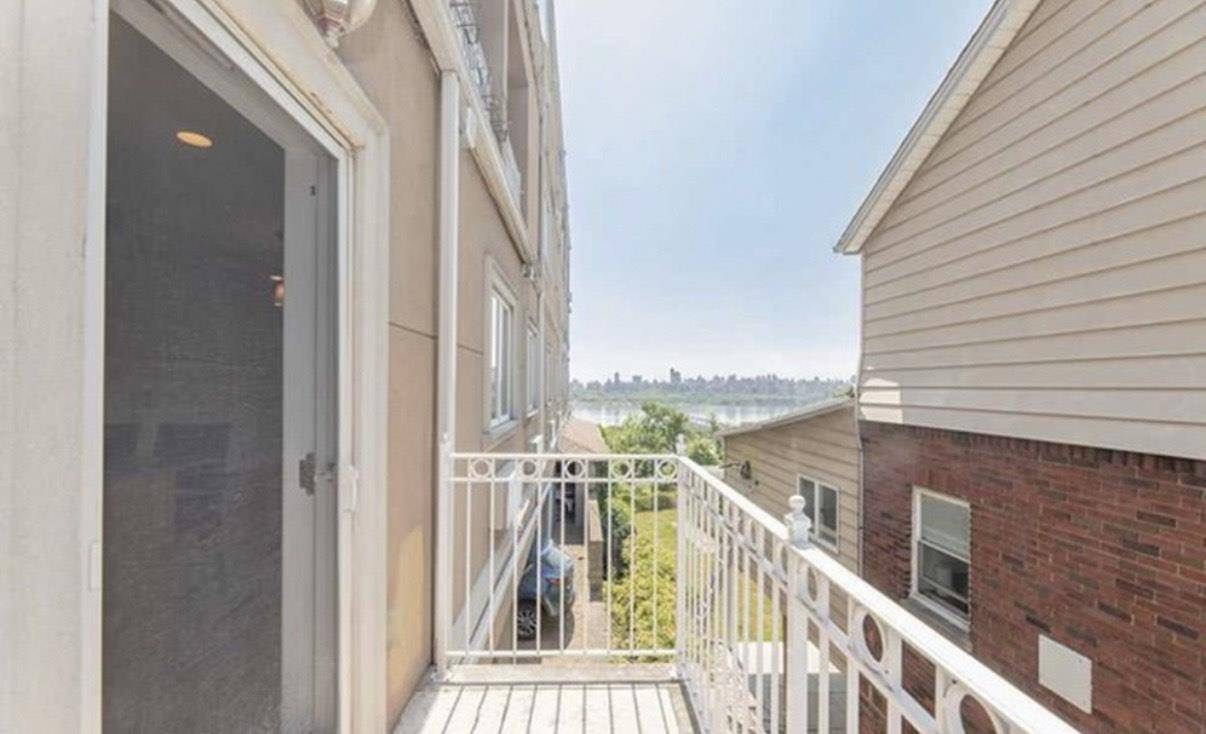Cliffside Park, NJ 07010,196 CEDAR ST  #2A