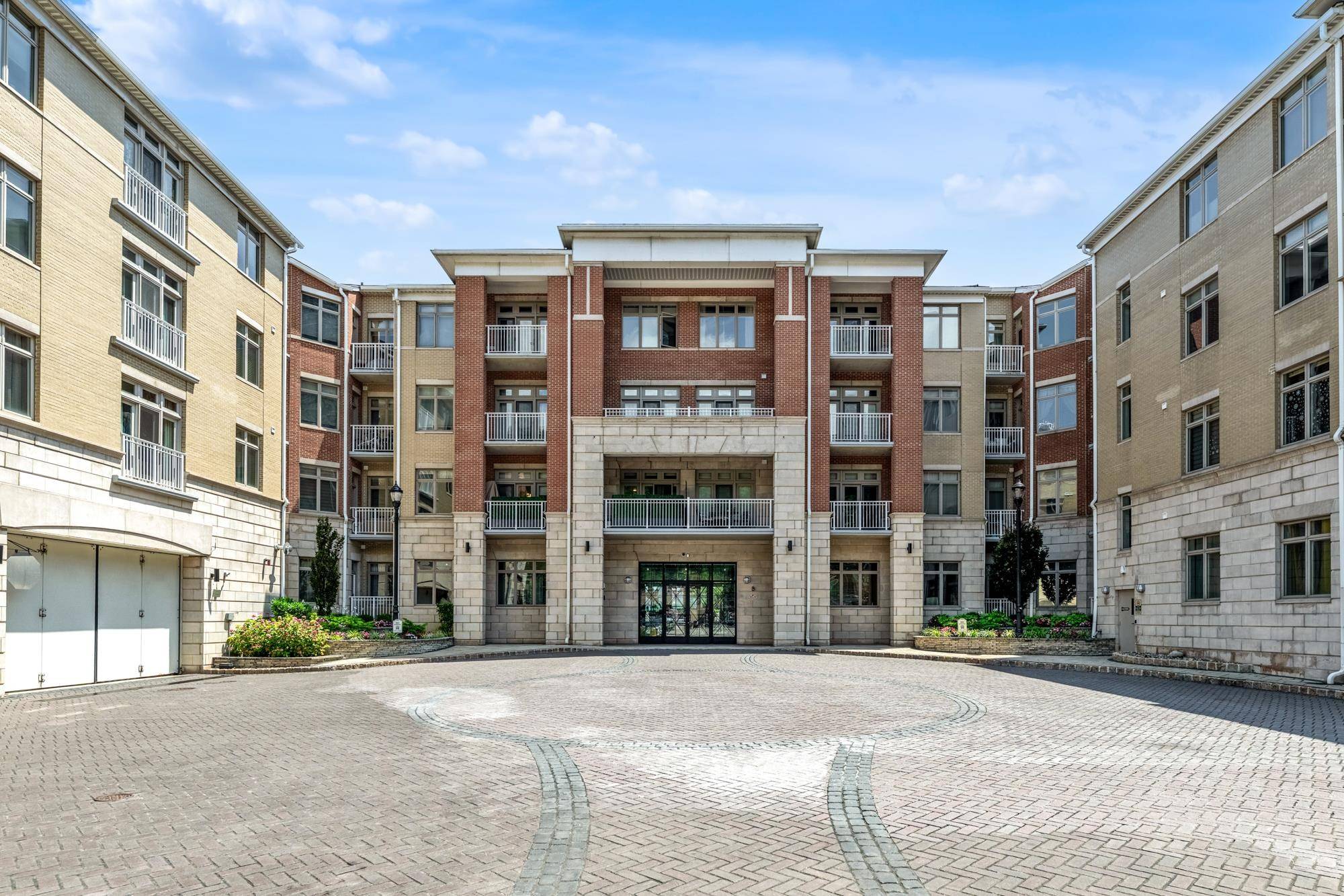 North Bergen, NJ 07047,7400 RIVER RD  #433