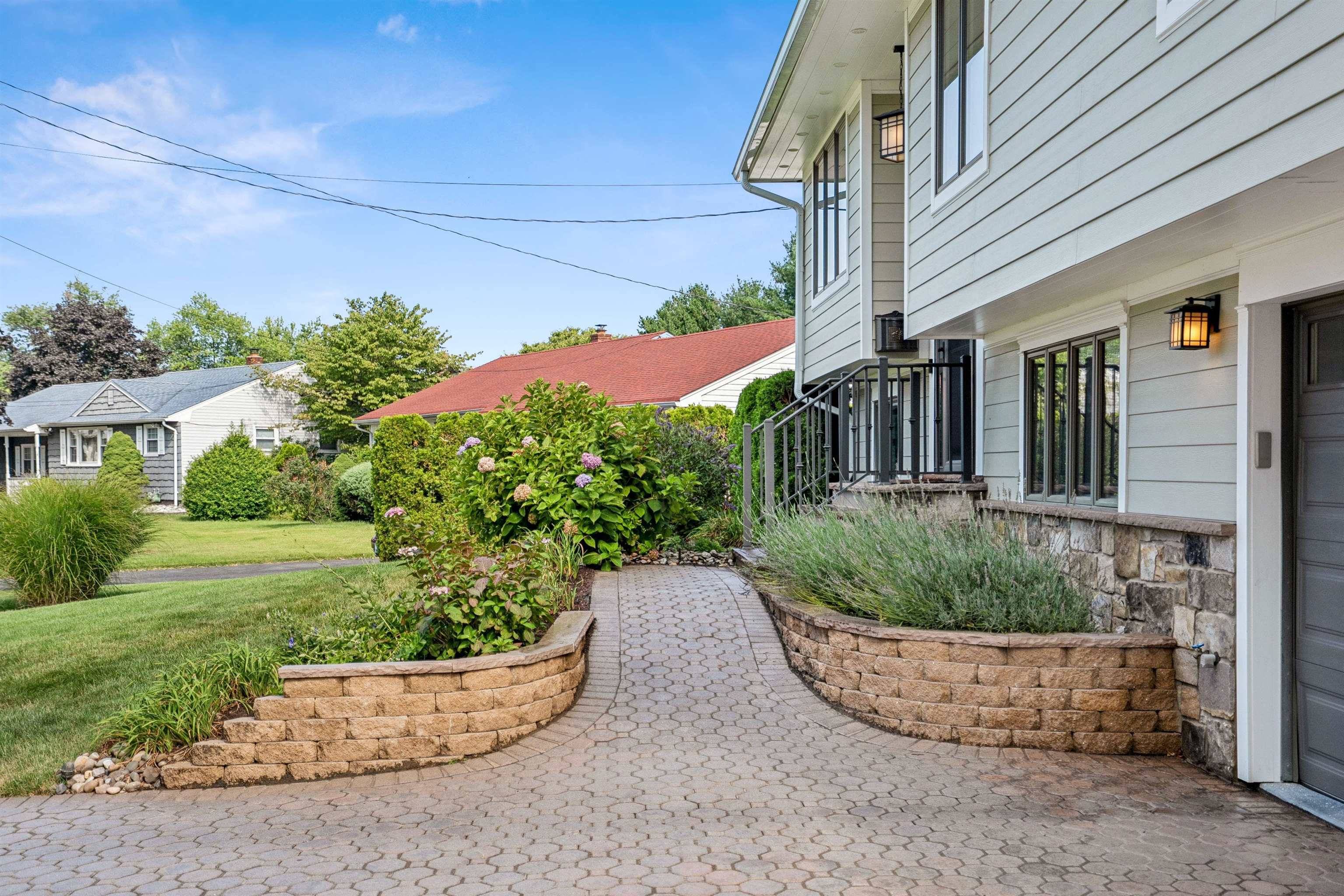 South Plainfield, NJ 07080,1453 TOOZ PL