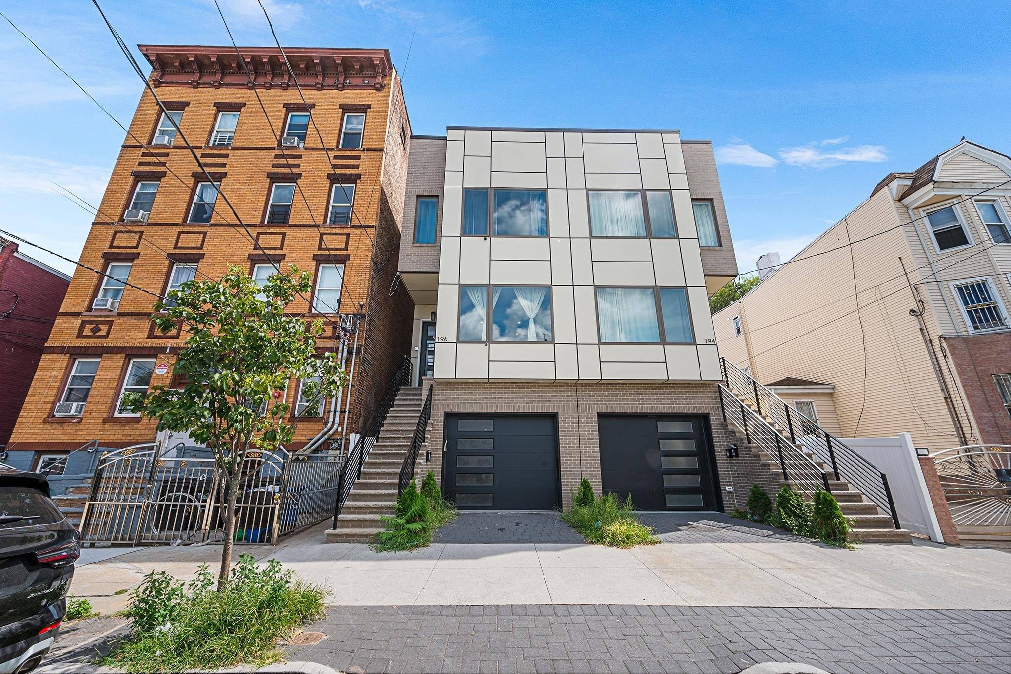 Jc Journal Square, NJ 07306,196 DELAWARE AVE  #2