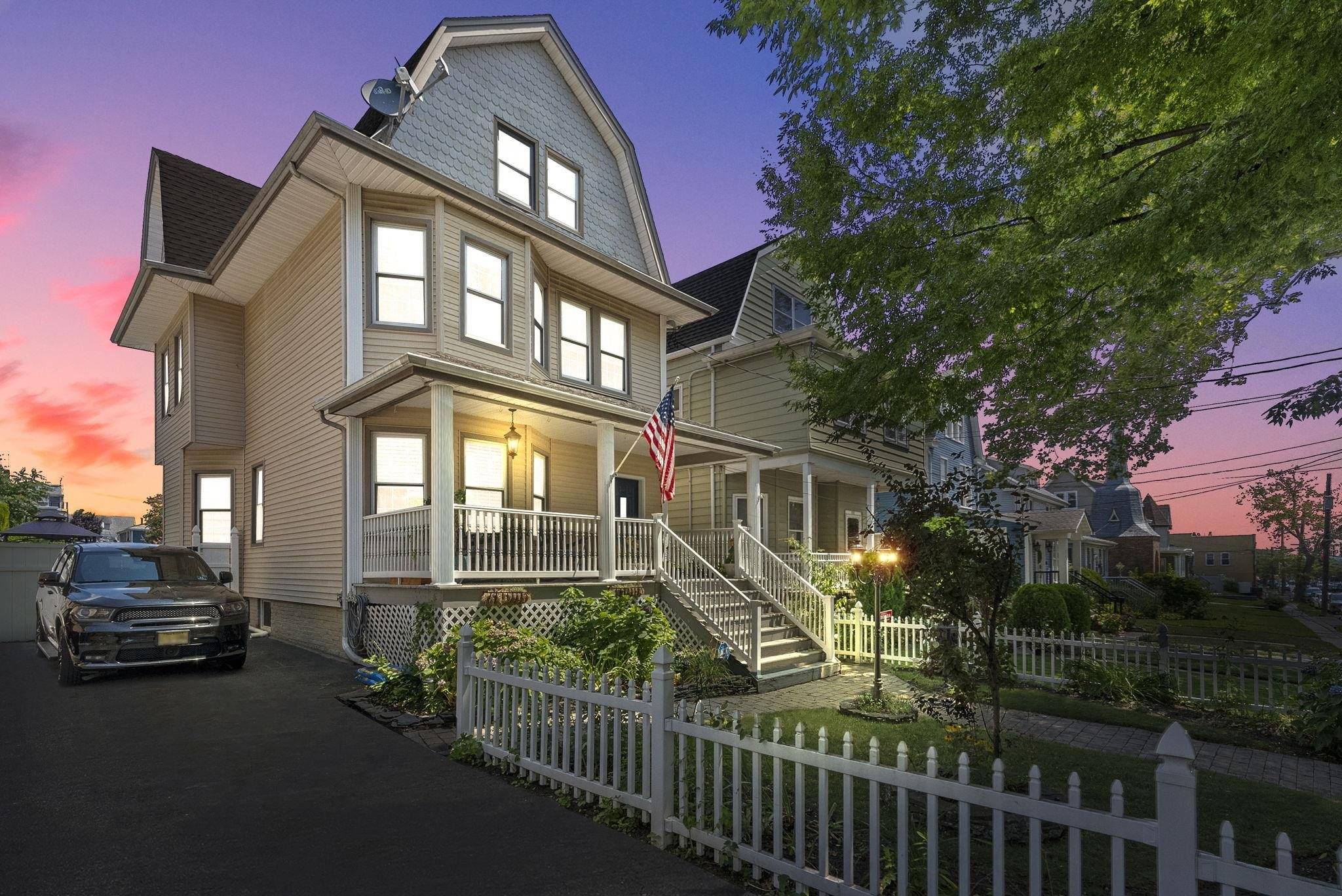 Kearny, NJ 07032,53 OAKWOOD AVE