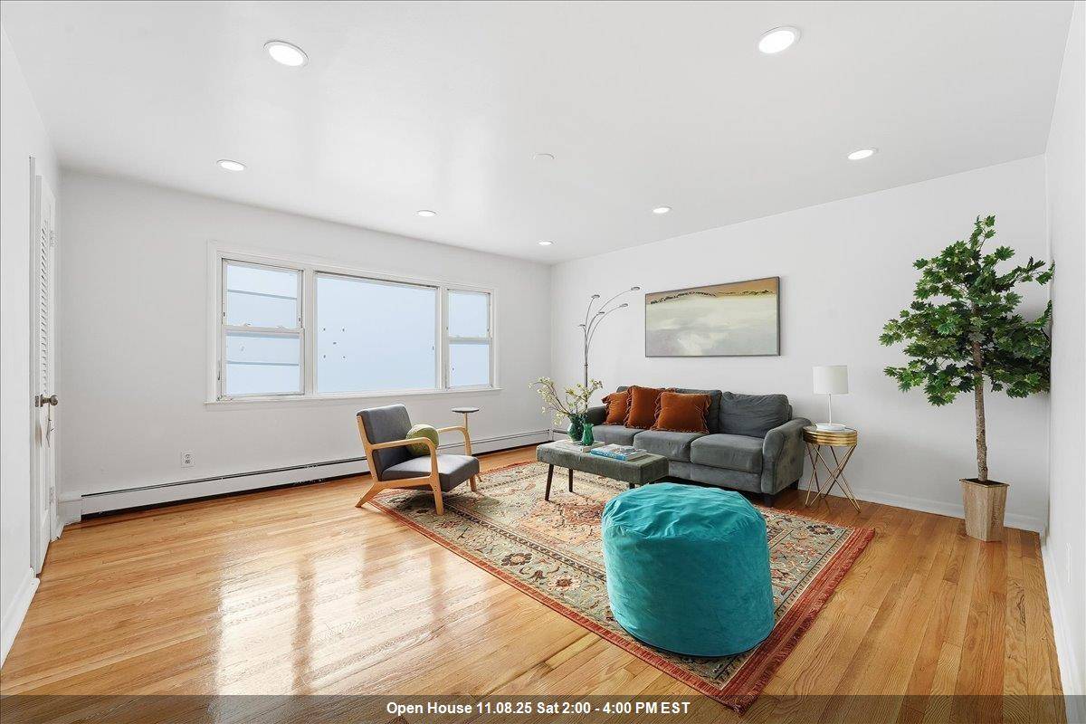 Jc Heights, NJ 07306,168 CARLTON AVE